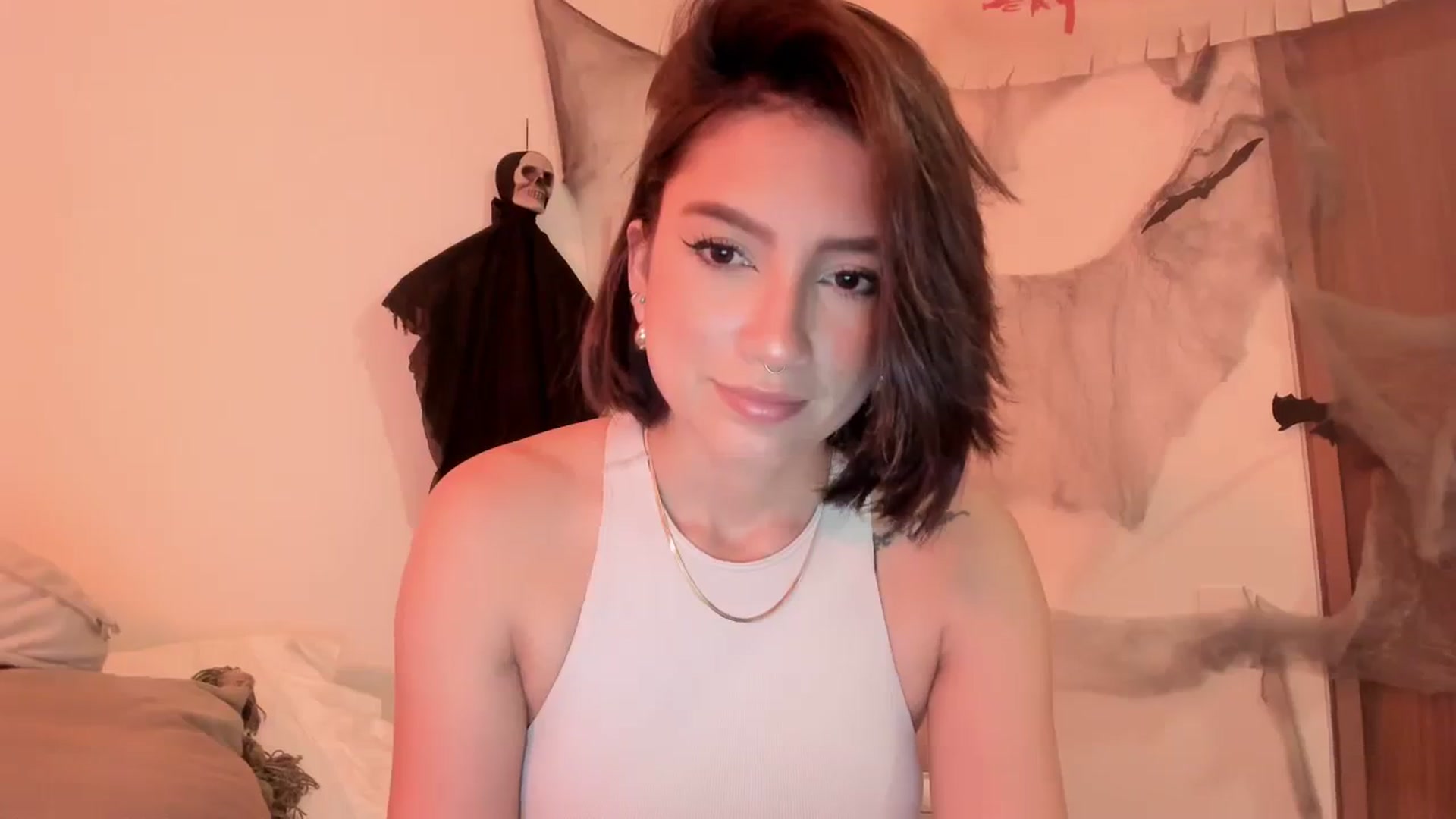 Gallery image thumbnail from Lindsoft's myfreecams stream on, 10/18/2023, 24:48 image 4 of 20