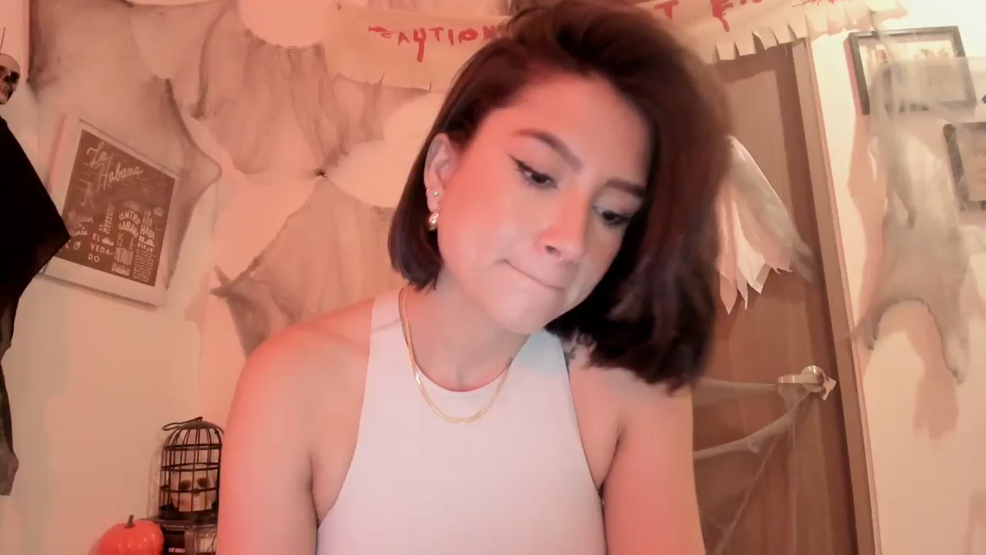 Gallery image thumbnail from Lindsoft's myfreecams stream on, 10/18/2023, 24:48 image 18 of 20