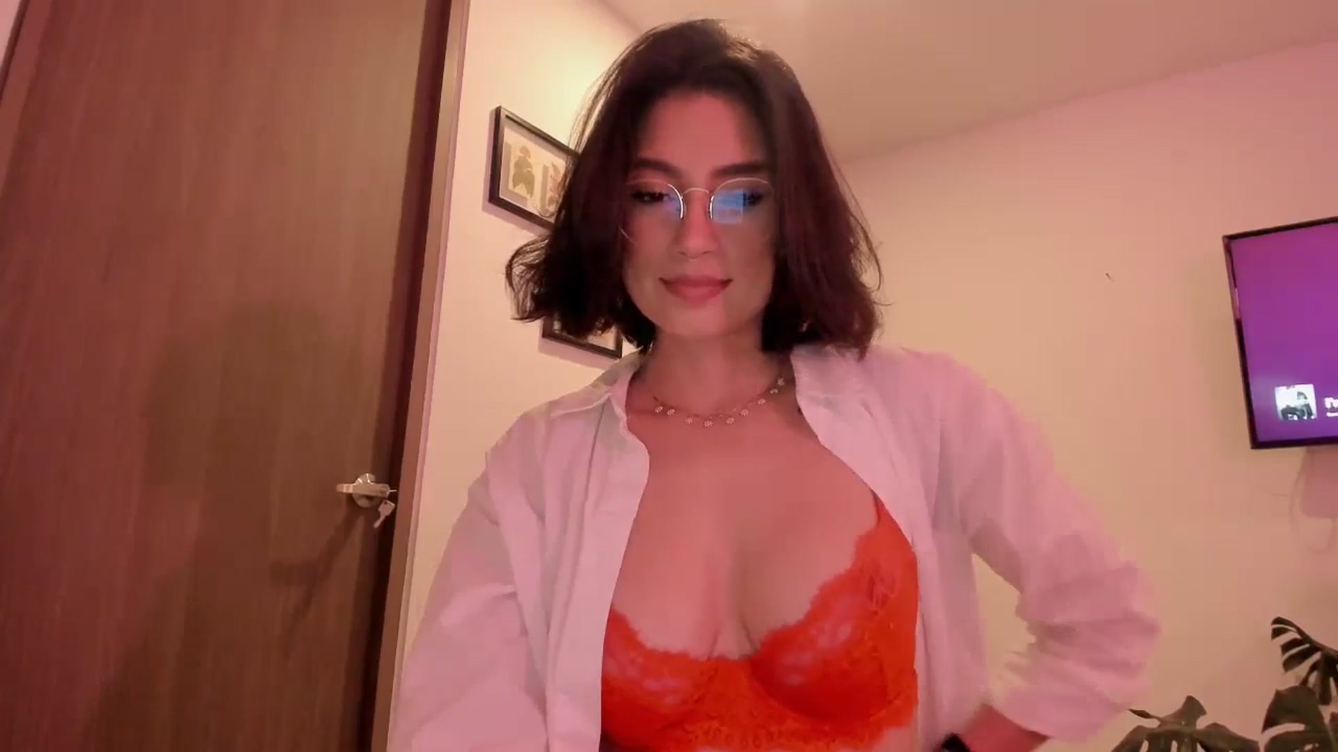 Gallery image thumbnail from Lindsoft's myfreecams stream on, 11/22/2023, 24:41 image 17 of 20