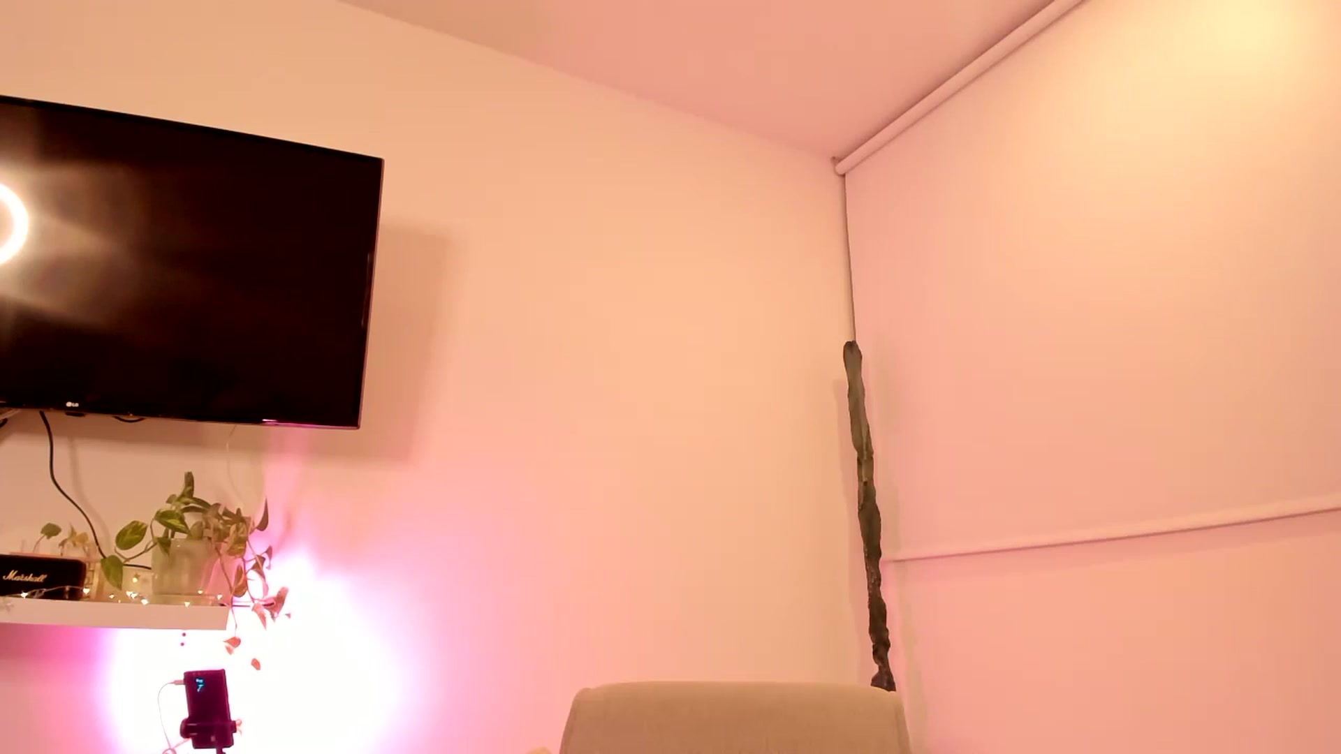Gallery image thumbnail from Lindsoft's myfreecams stream on, 12/12/2023, 02:18 image 5 of 20