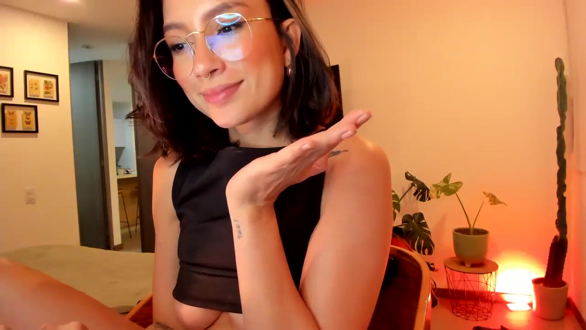 Gallery image thumbnail from Lindsoft's myfreecams stream on, 01/15/2024, 05:02 image 16 of 20