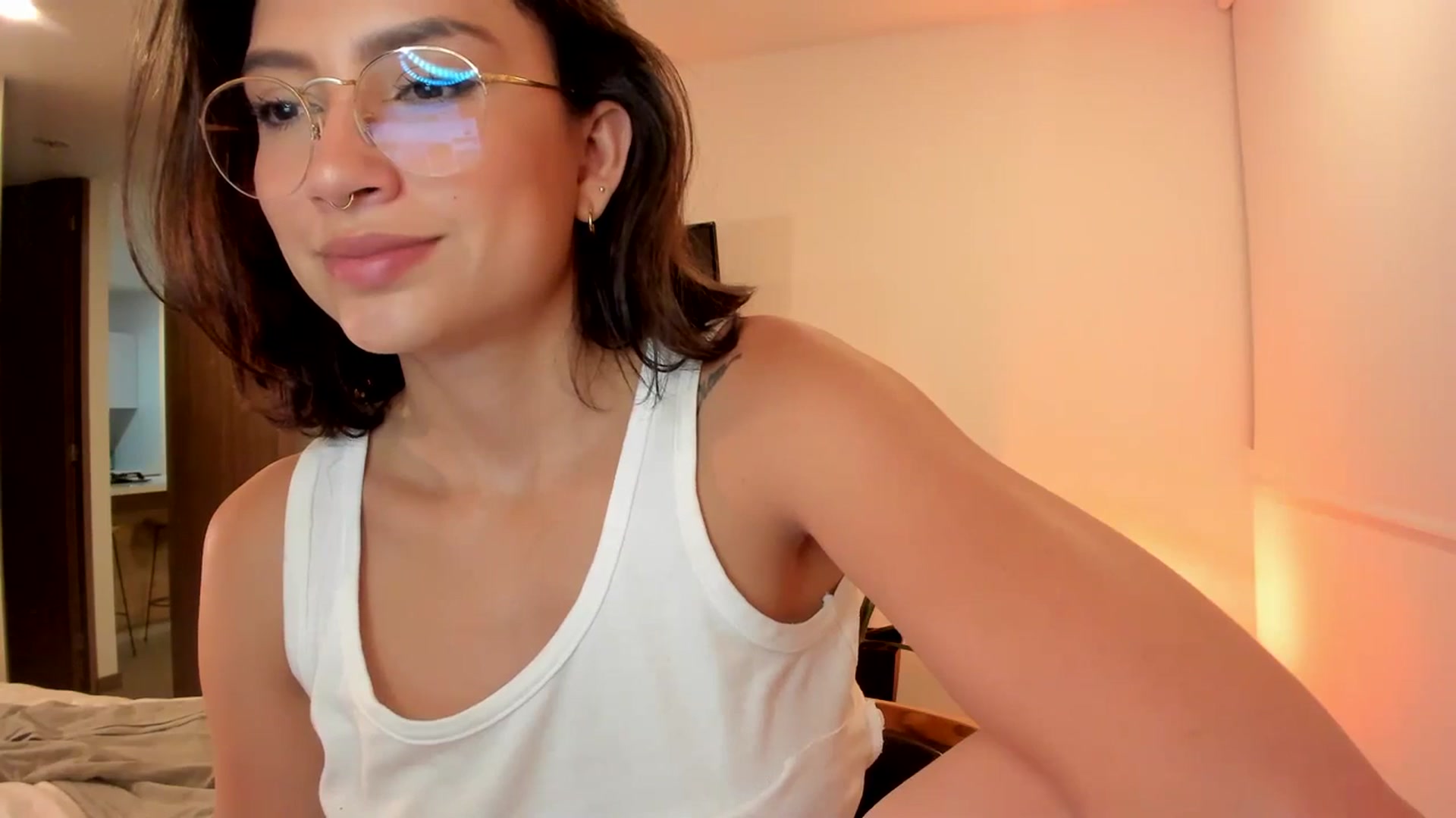 Gallery image thumbnail from Lindsoft's myfreecams stream on, 02/14/2024, 04:02 image 17 of 20