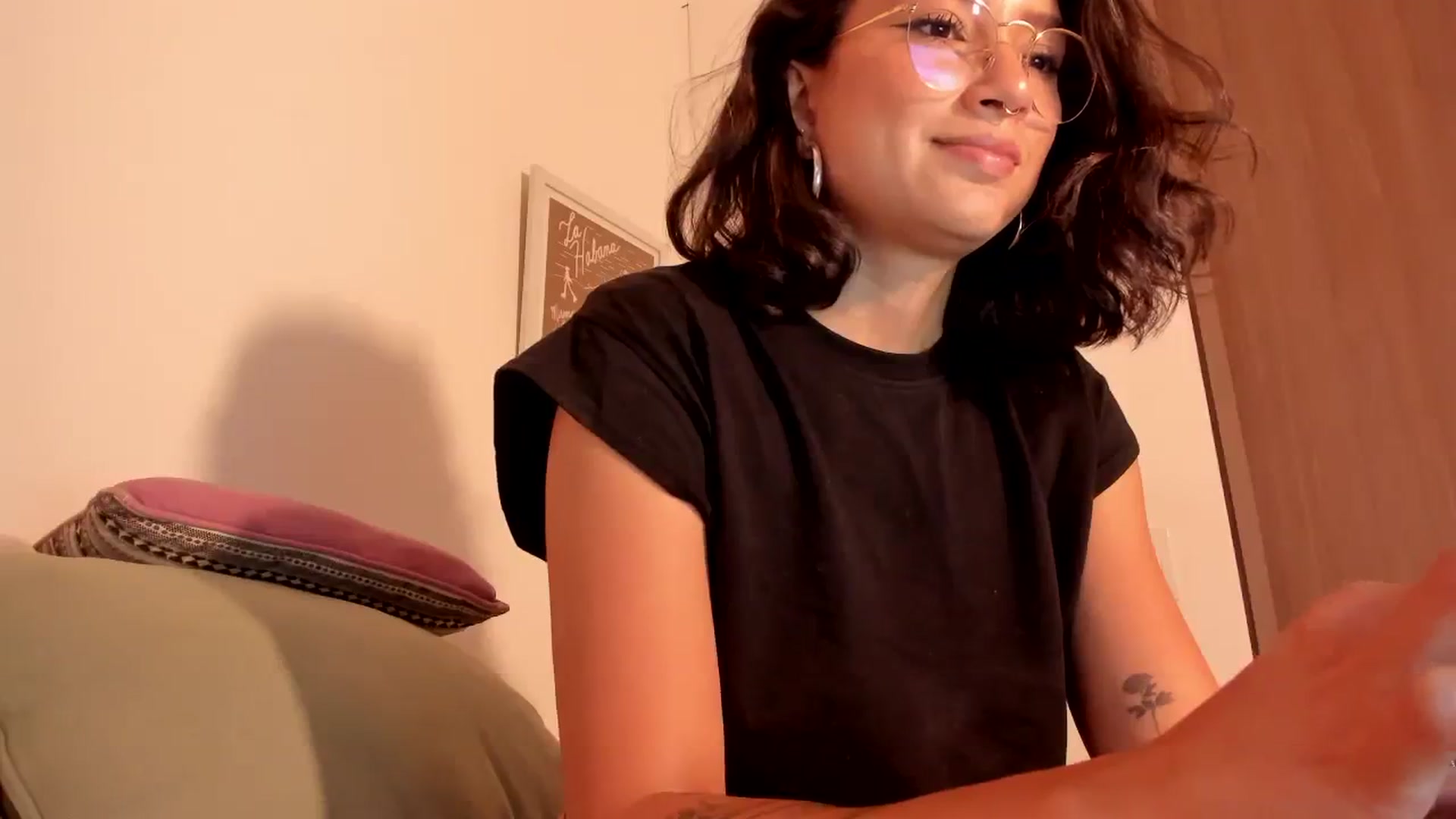 Gallery image thumbnail from Lindsoft's myfreecams stream on, 02/20/2024, 23:21 image 11 of 20
