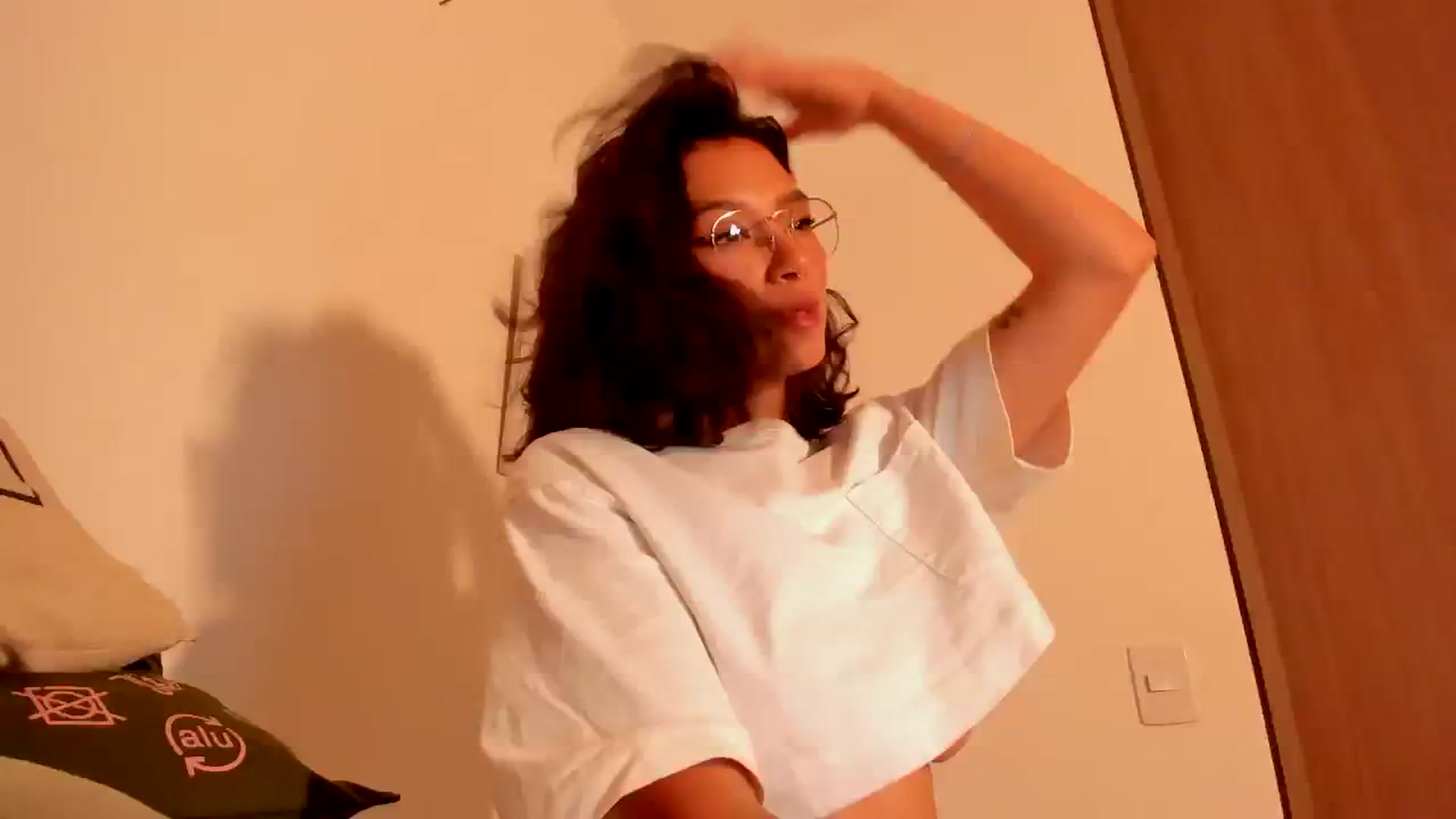 Gallery image thumbnail from Lindsoft's myfreecams stream on, 02/24/2024, 23:38 image 16 of 20