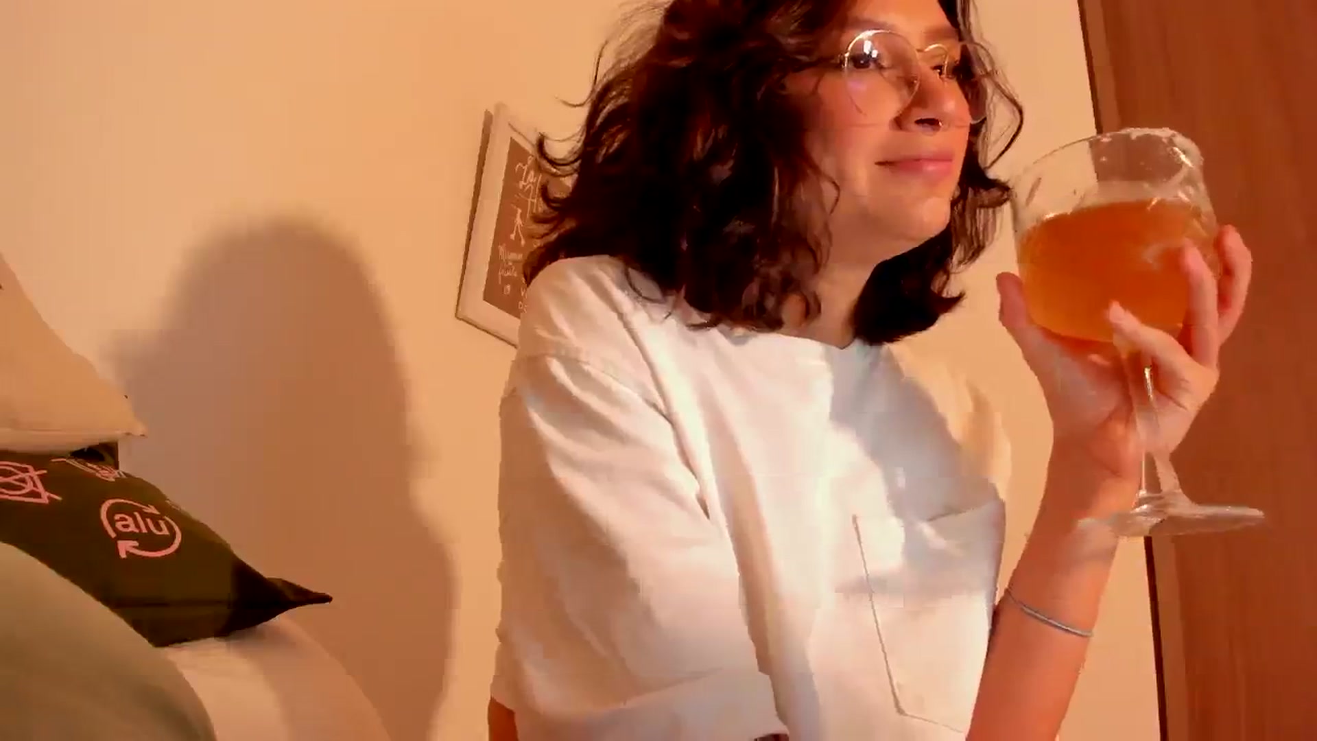 Gallery image thumbnail from Lindsoft's myfreecams stream on, 02/24/2024, 23:38 image 11 of 20