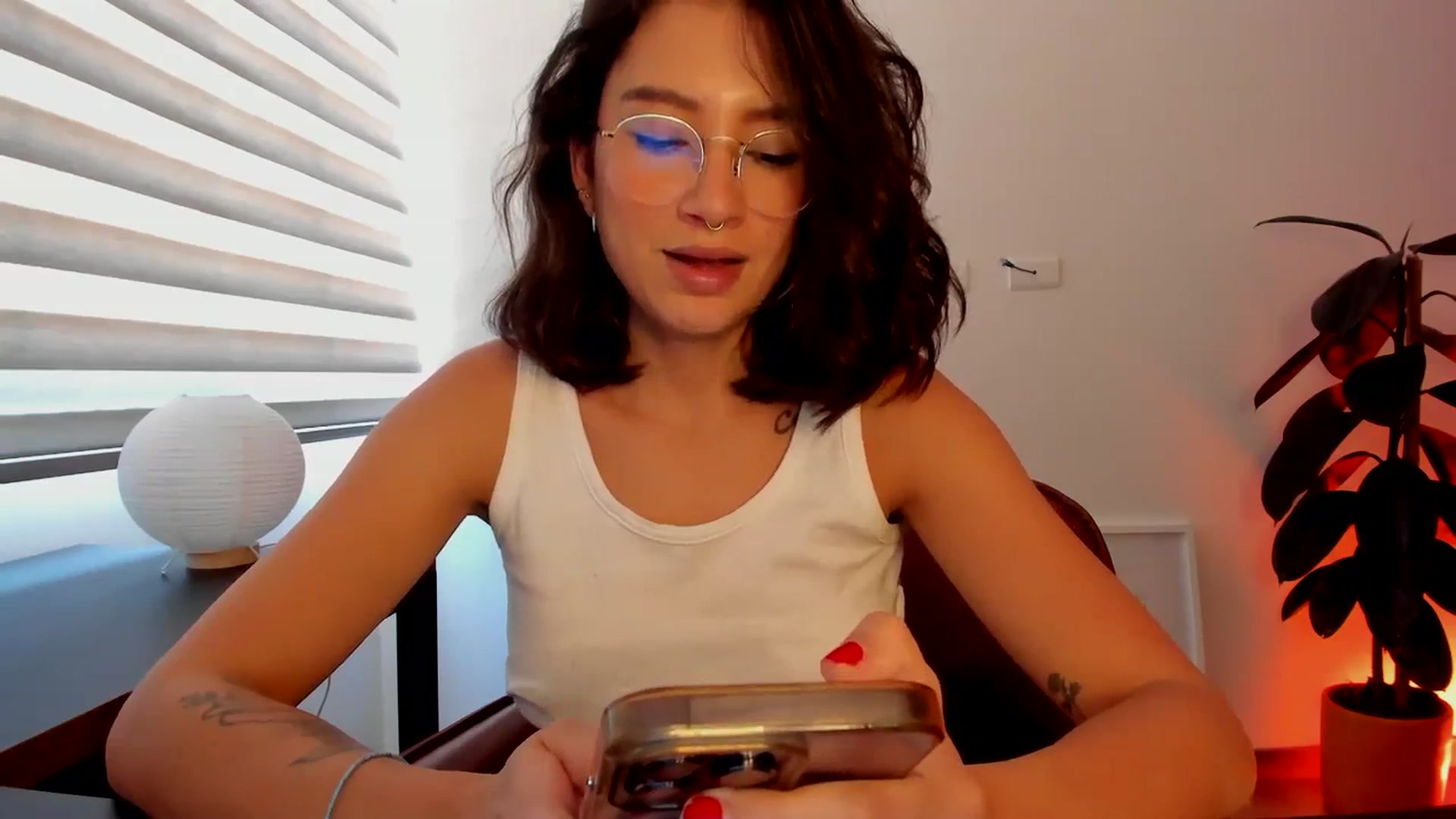 Gallery image thumbnail from Lindsoft's myfreecams stream on, 03/10/2024, 21:59 image 9 of 20