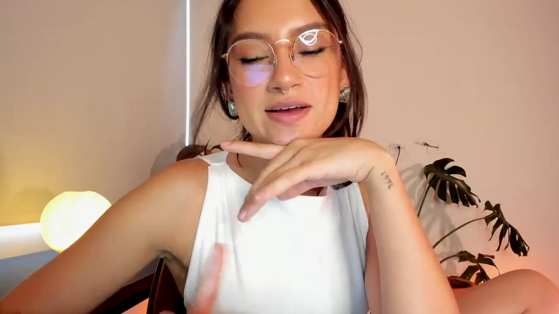 Gallery image thumbnail from Lindsoft's myfreecams stream on, 03/22/2024, 22:09 image 17 of 20
