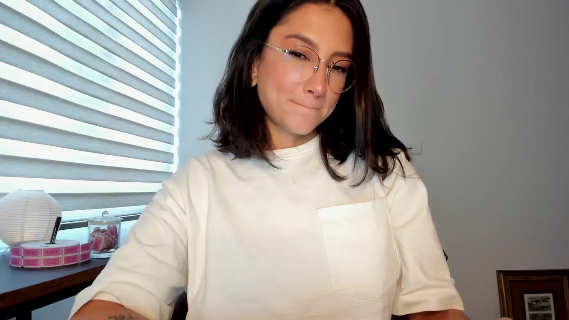 Gallery image thumbnail from Lindsoft's myfreecams stream on, 05/13/2024, 23:05 image 2 of 20