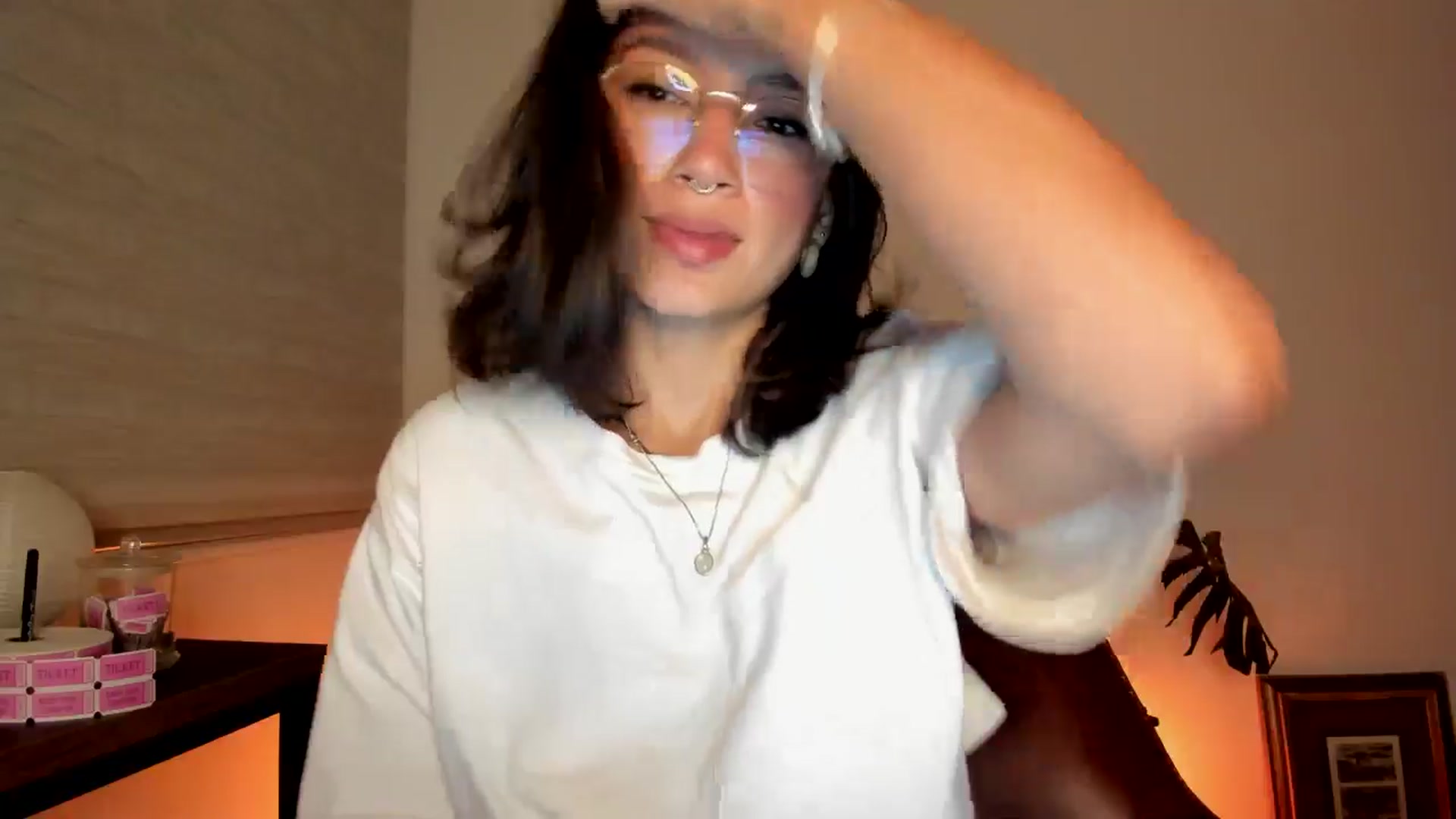 Gallery image thumbnail from Lindsoft's myfreecams stream on, 05/14/2024, 04:45 image 11 of 20