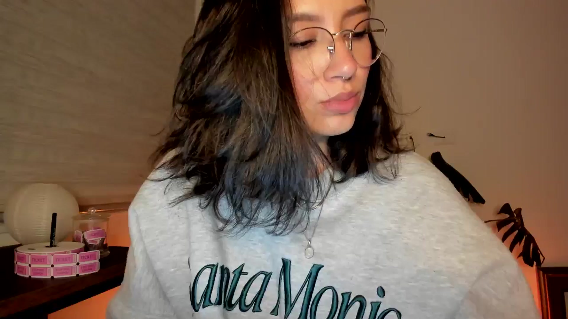 Gallery image thumbnail from Lindsoft's myfreecams stream on, 05/14/2024, 04:45 image 5 of 20