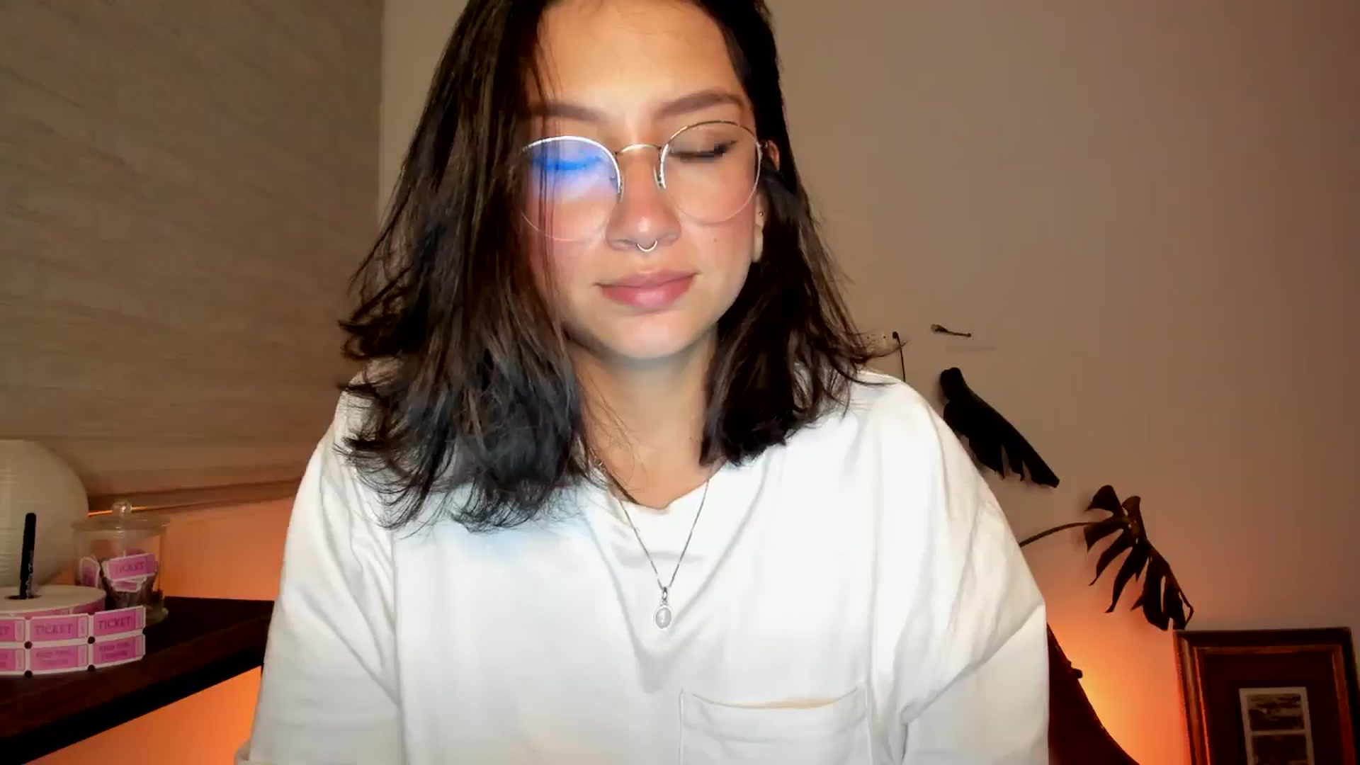 Gallery image thumbnail from Lindsoft's myfreecams stream on, 05/14/2024, 04:45 image 9 of 20