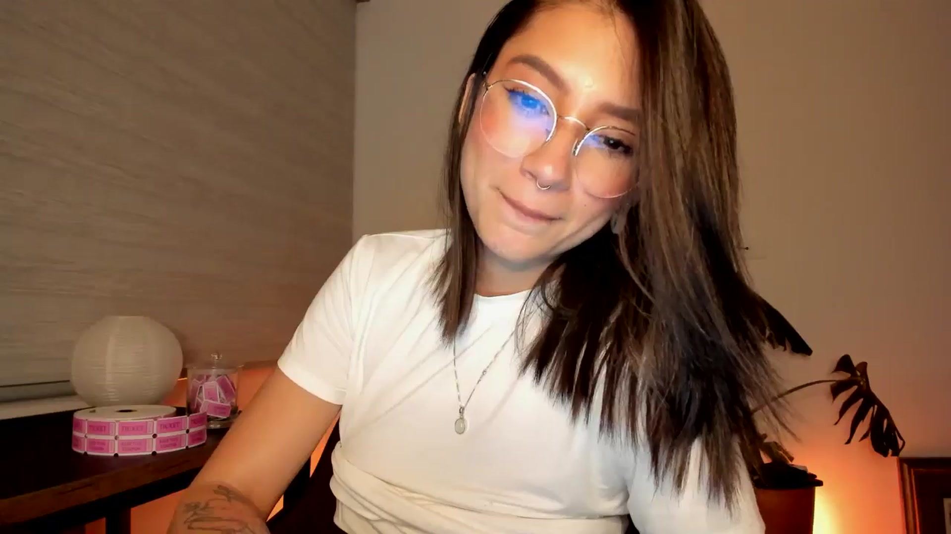 Gallery image thumbnail from Lindsoft's myfreecams stream on, 05/15/2024, 05:09 image 9 of 20