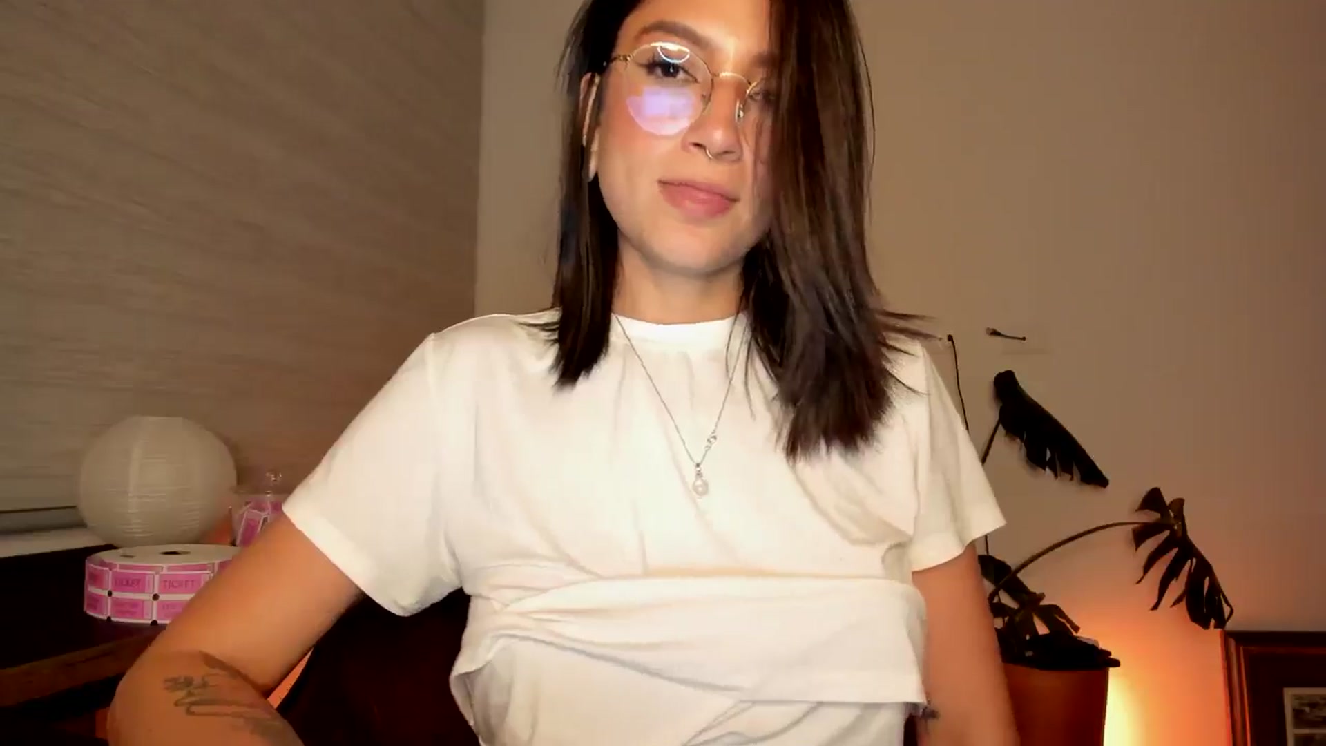 Gallery image thumbnail from Lindsoft's myfreecams stream on, 05/15/2024, 05:09 image 13 of 20