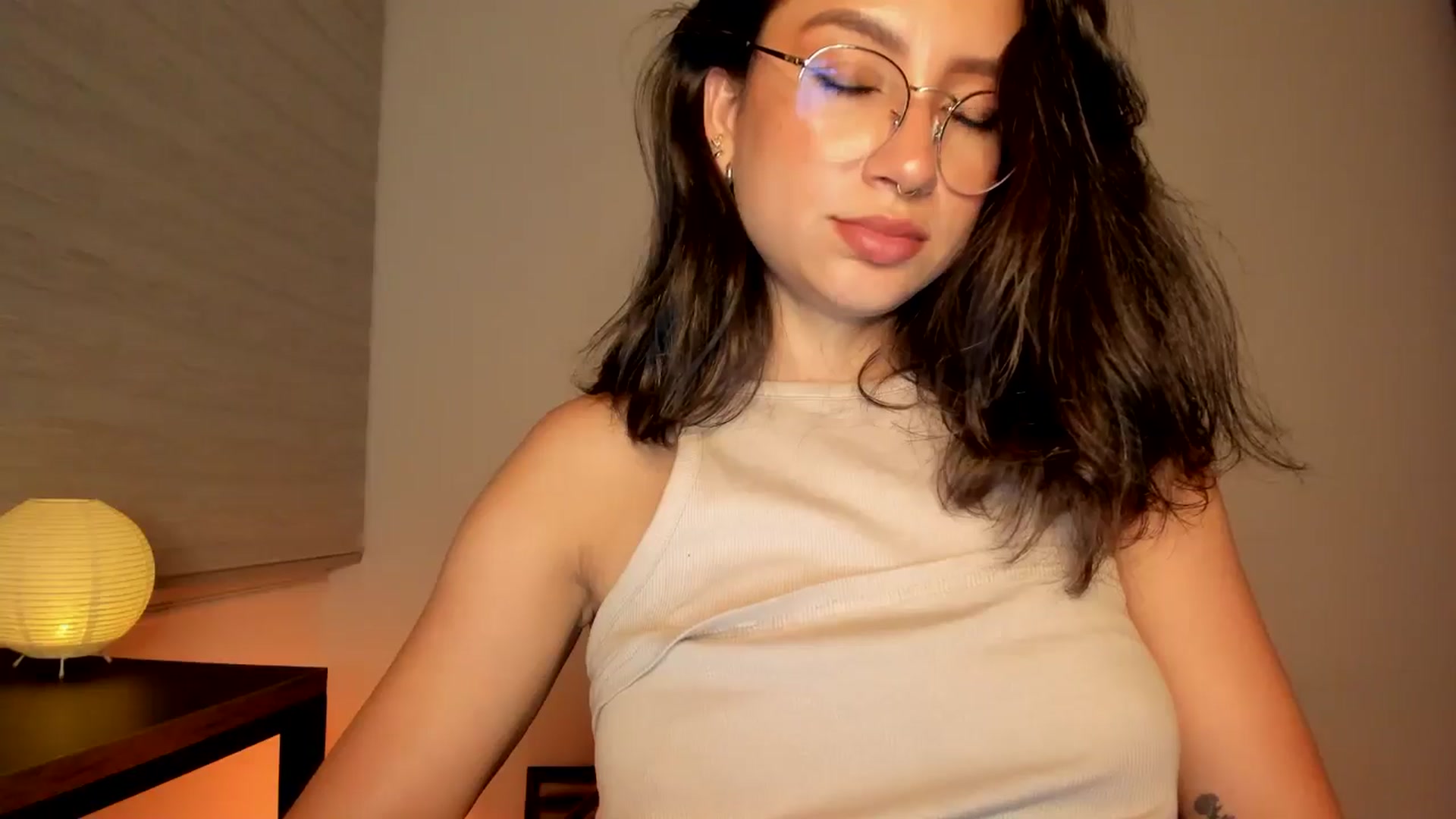 Gallery image thumbnail from Lindsoft's myfreecams stream on, 06/18/2024, 01:05 image 19 of 20