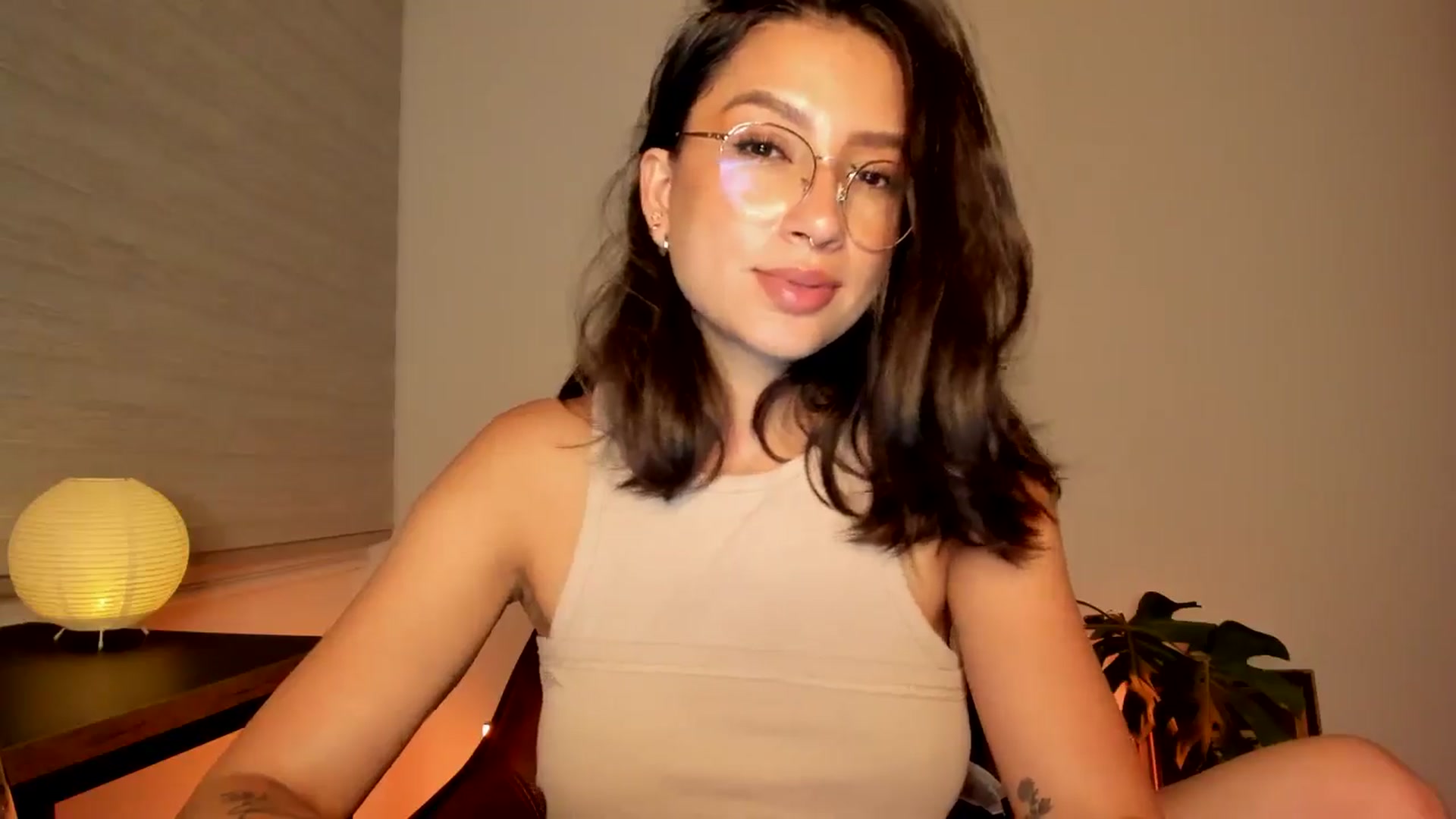 Gallery image thumbnail from Lindsoft's myfreecams stream on, 06/18/2024, 02:14 image 16 of 20