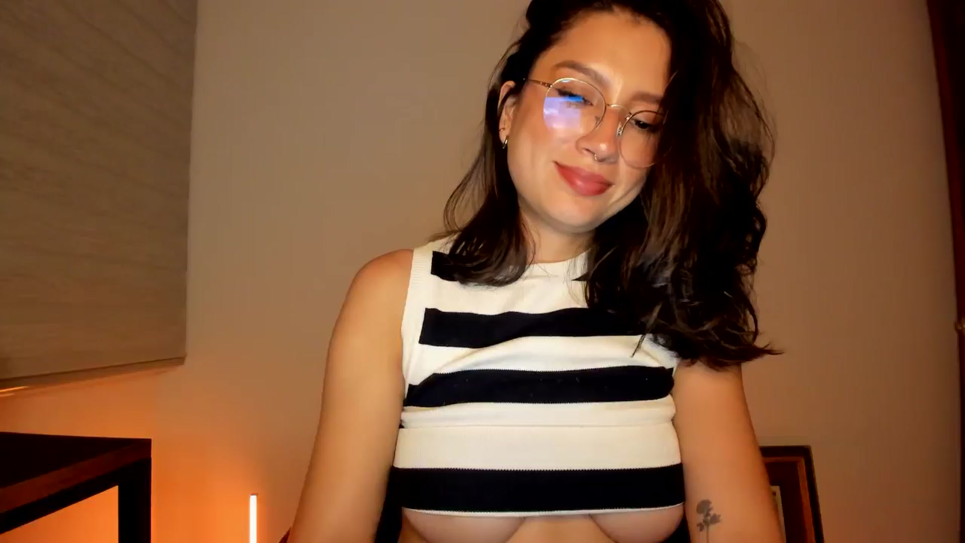 Gallery image thumbnail from Lindsoft's myfreecams stream on, 06/21/2024, 02:46 image 7 of 20