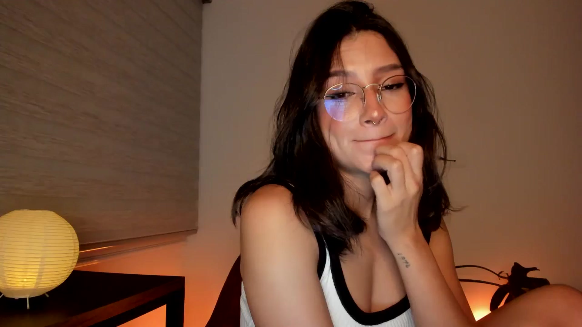 Gallery image thumbnail from Lindsoft's myfreecams stream on, 06/25/2024, 02:02 image 4 of 20