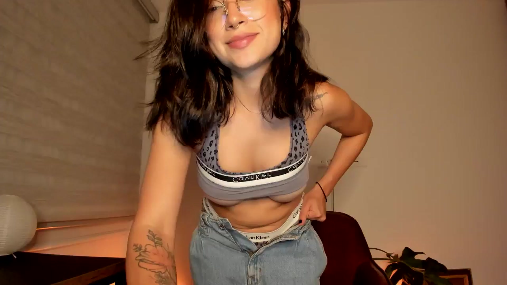 Gallery image thumbnail from Lindsoft's myfreecams stream on, 07/12/2024, 02:26 image 15 of 20