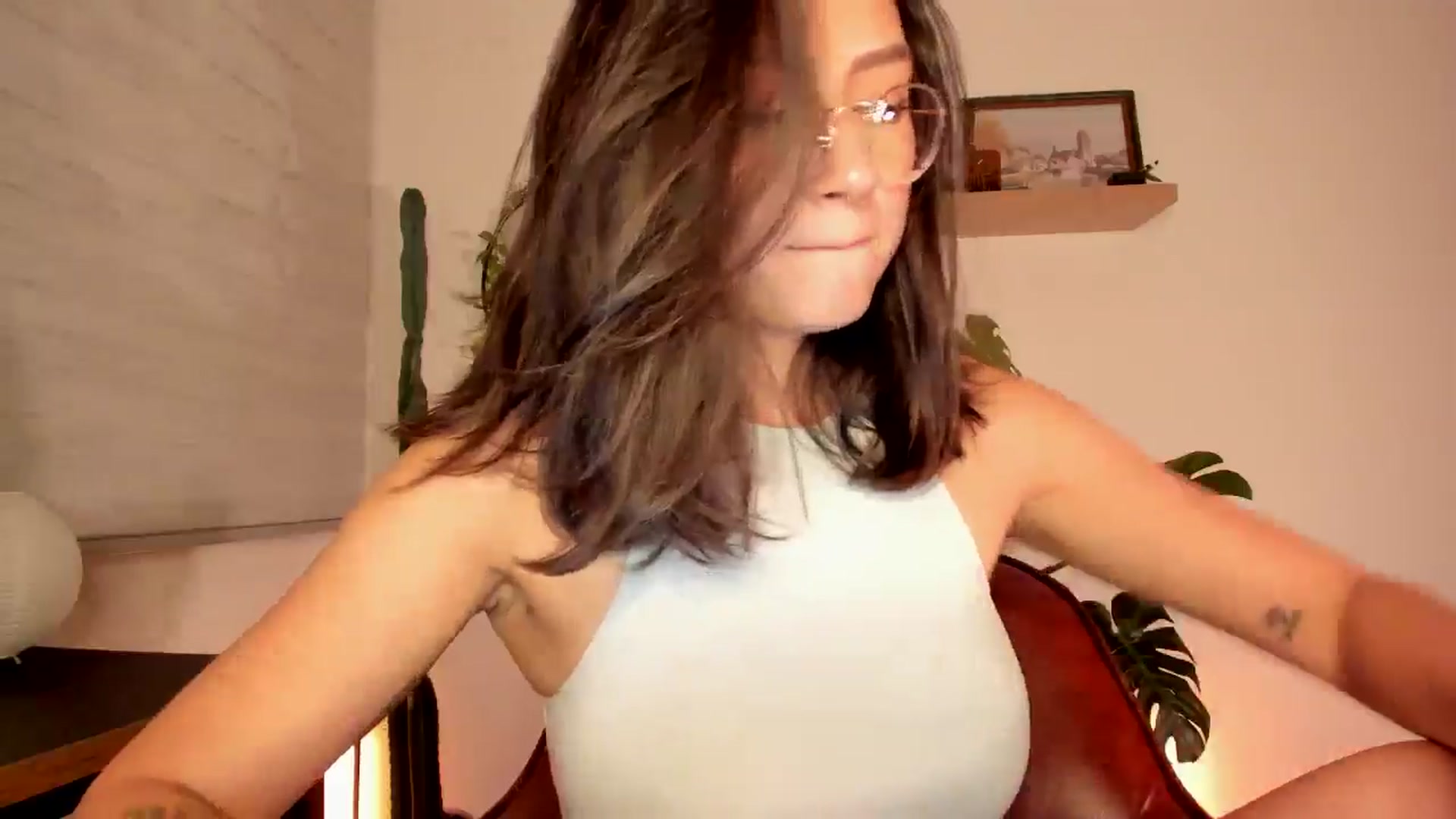 Gallery image thumbnail from Lindsoft's myfreecams stream on, 07/16/2024, 02:39 image 10 of 20