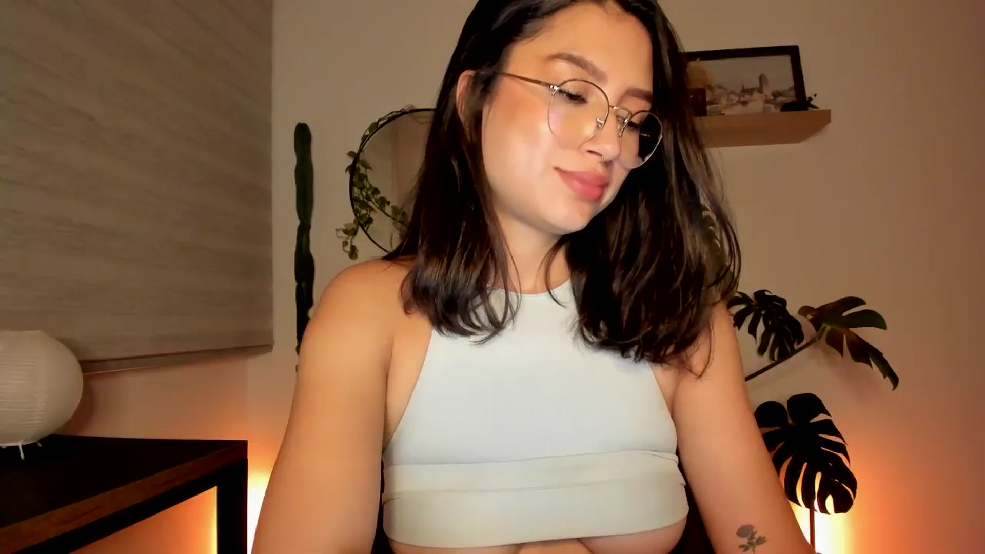 Gallery image thumbnail from Lindsoft's myfreecams stream on, 07/16/2024, 04:06 image 6 of 20