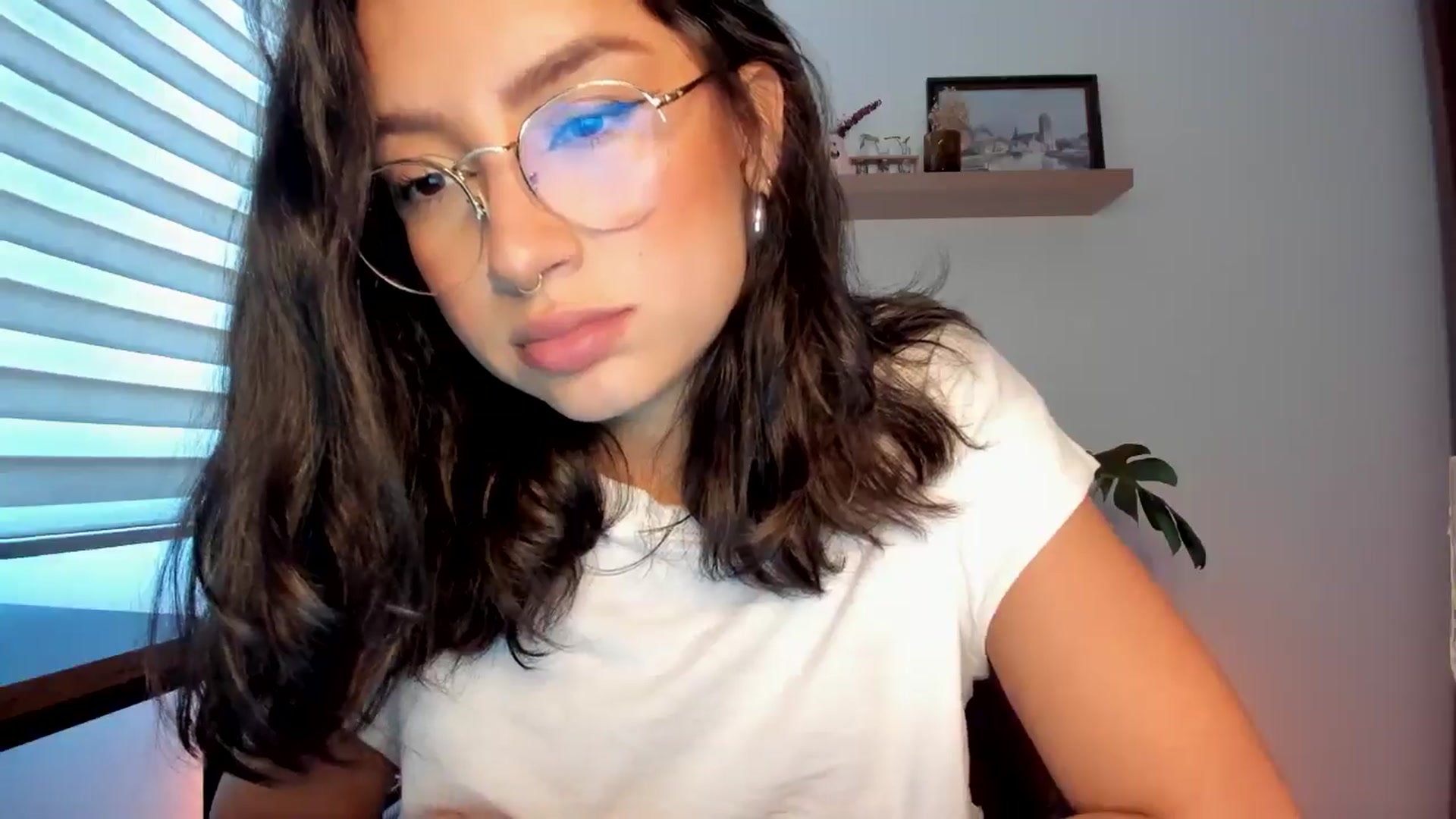 Gallery image thumbnail from Lindsoft's myfreecams stream on, 07/22/2024, 24:56 image 5 of 20