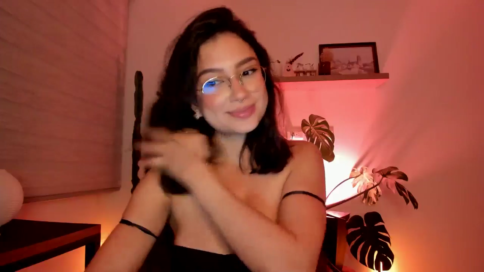 Gallery image thumbnail from Lindsoft's myfreecams stream on, 07/23/2024, 01:21 image 17 of 20