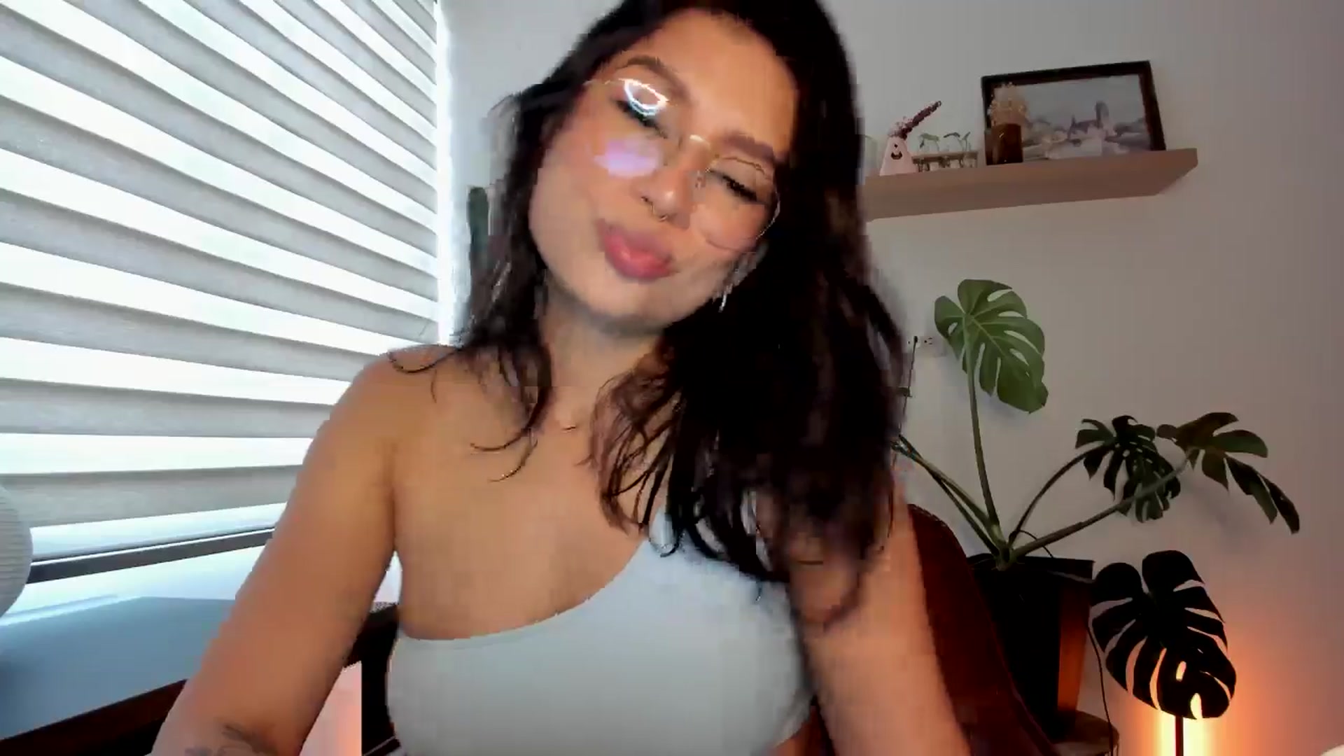 Gallery image thumbnail from Lindsoft's myfreecams stream on, 07/25/2024, 22:46 image 14 of 20