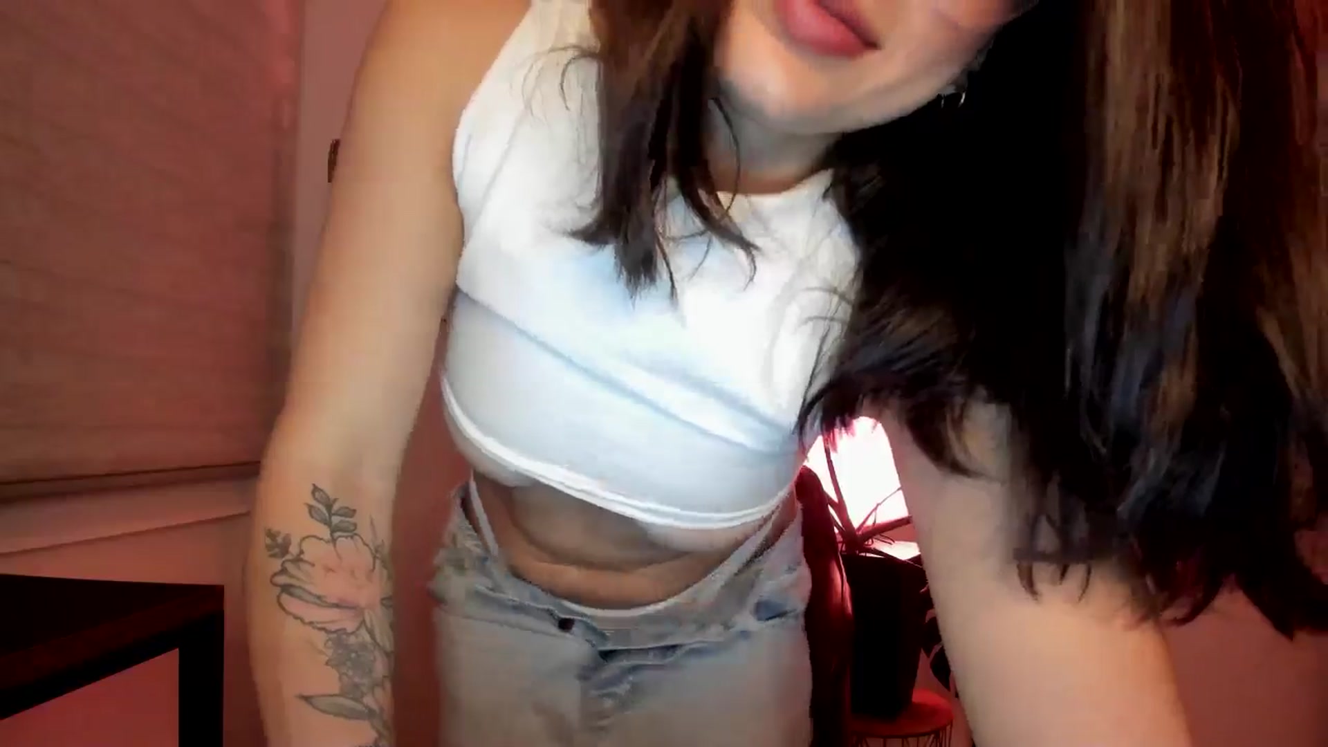 Gallery image thumbnail from Lindsoft's myfreecams stream on, 08/10/2024, 03:42 image 6 of 20