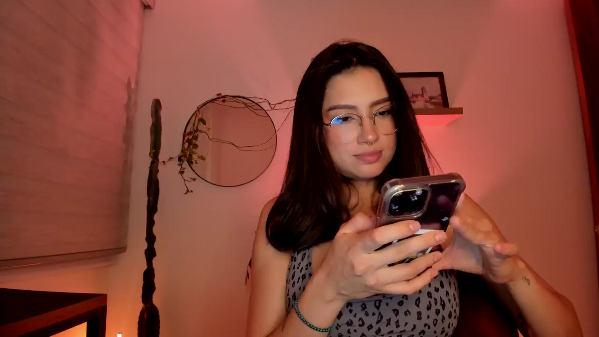 Gallery image thumbnail from Lindsoft's myfreecams stream on, 08/14/2024, 04:06 image 18 of 20