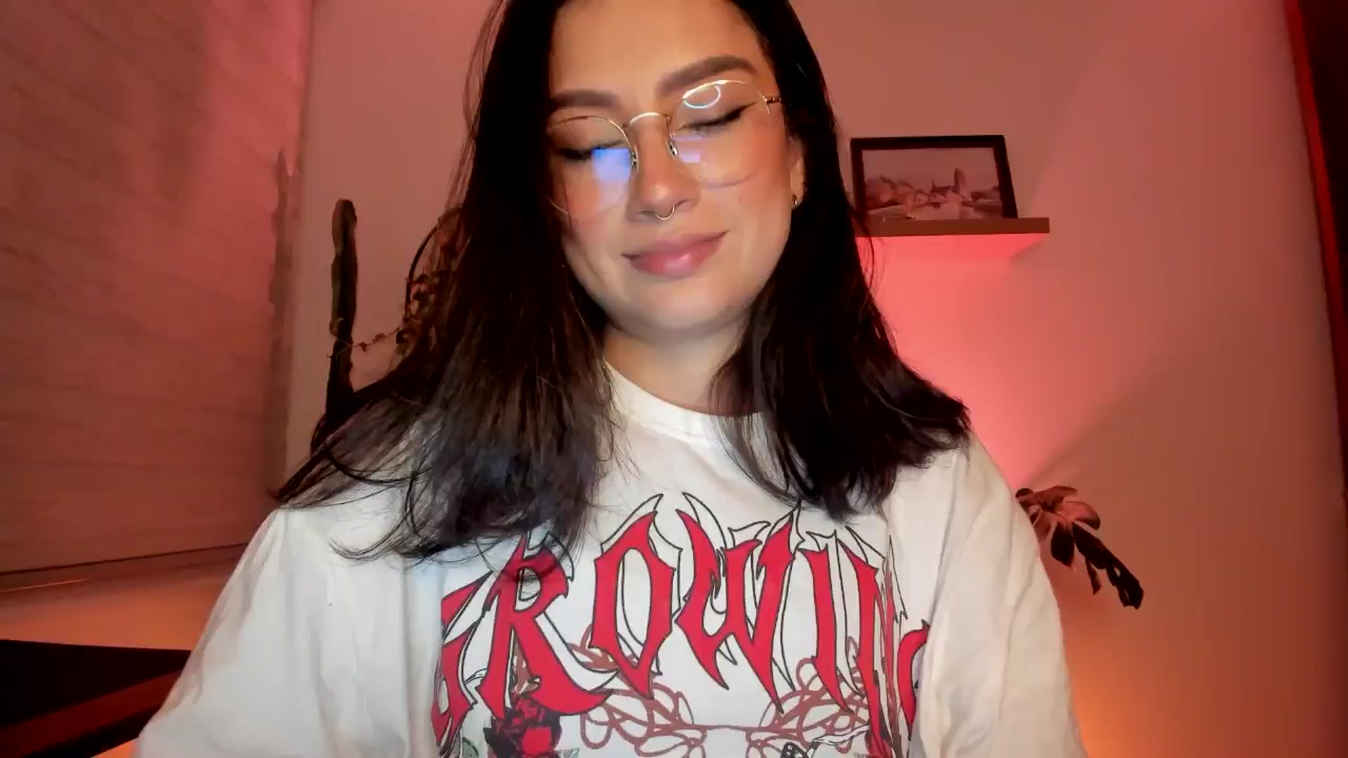 Gallery image thumbnail from Lindsoft's myfreecams stream on, 08/14/2024, 04:06 image 1 of 20