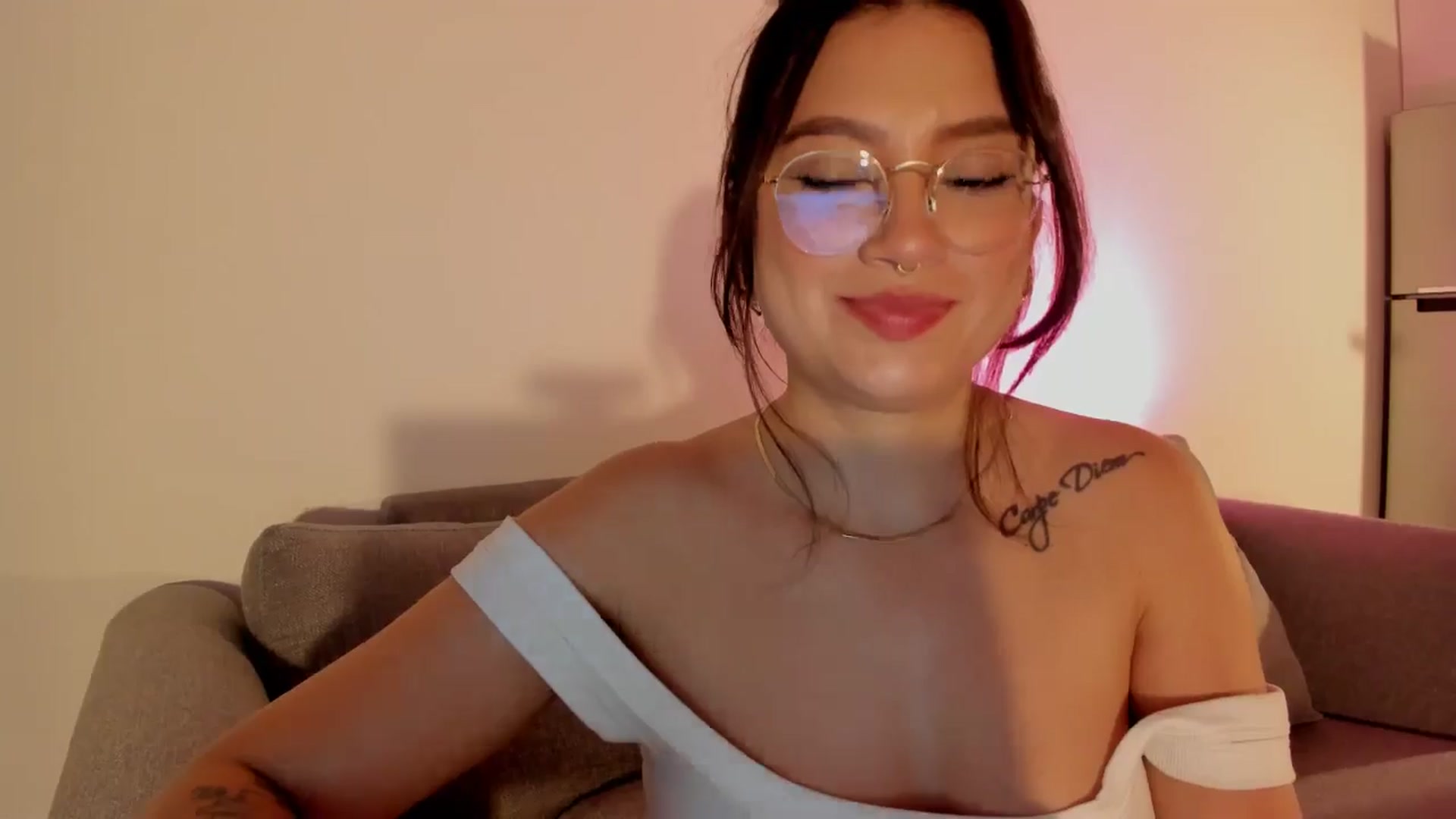Gallery image thumbnail from Lindsoft's myfreecams stream on, 10/11/2024, 01:33 image 9 of 20