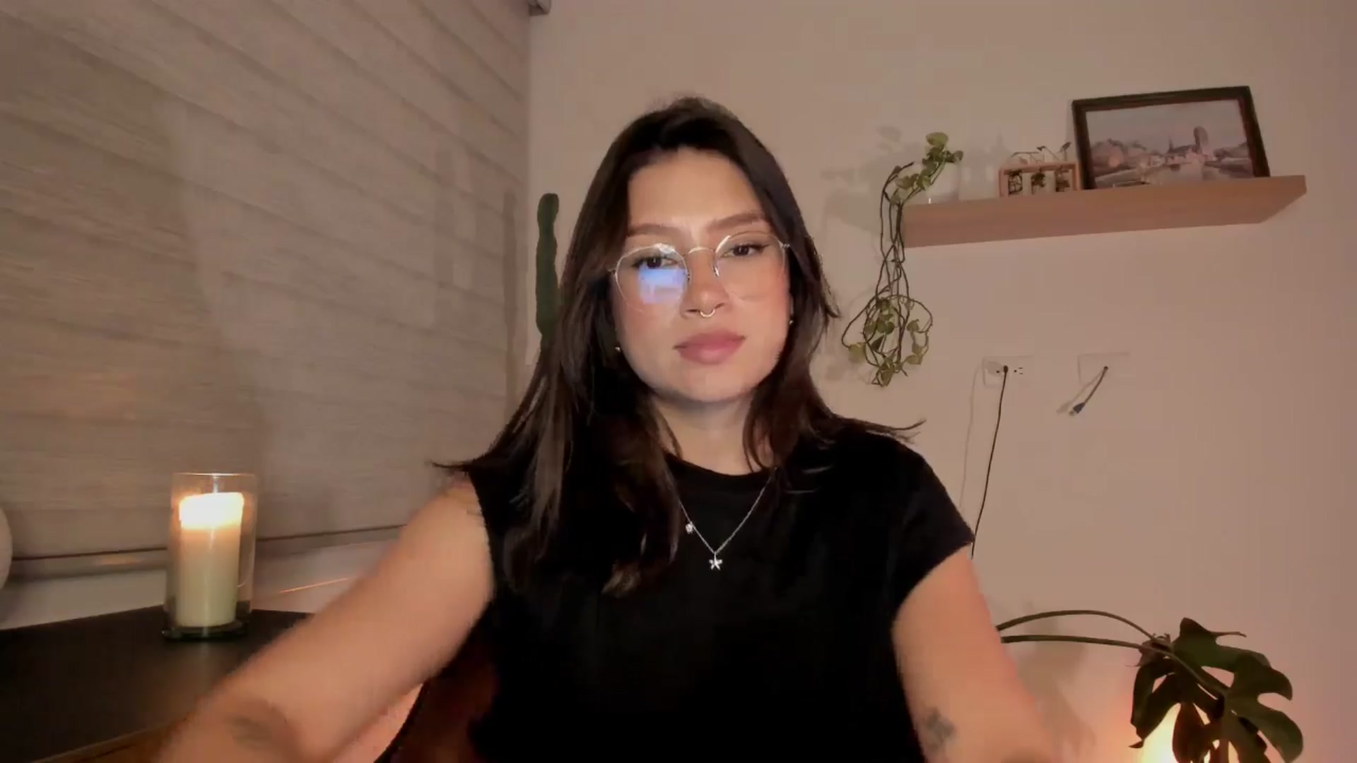 Gallery image thumbnail from Lindsoft's myfreecams stream on, 11/03/2024, 24:00 image 15 of 20