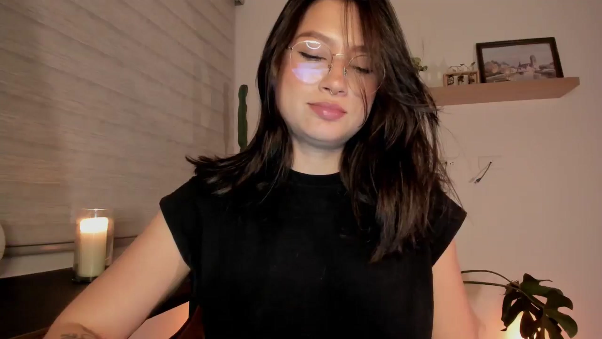 Gallery image thumbnail from Lindsoft's myfreecams stream on, 11/03/2024, 24:00 image 6 of 20