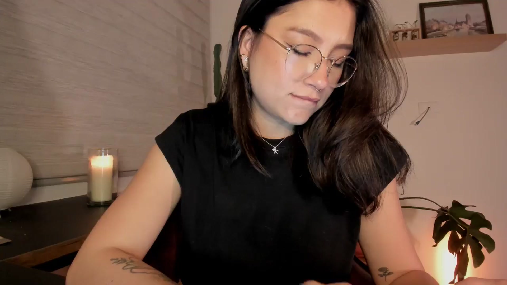 Gallery image thumbnail from Lindsoft's myfreecams stream on, 11/03/2024, 01:16 image 19 of 20
