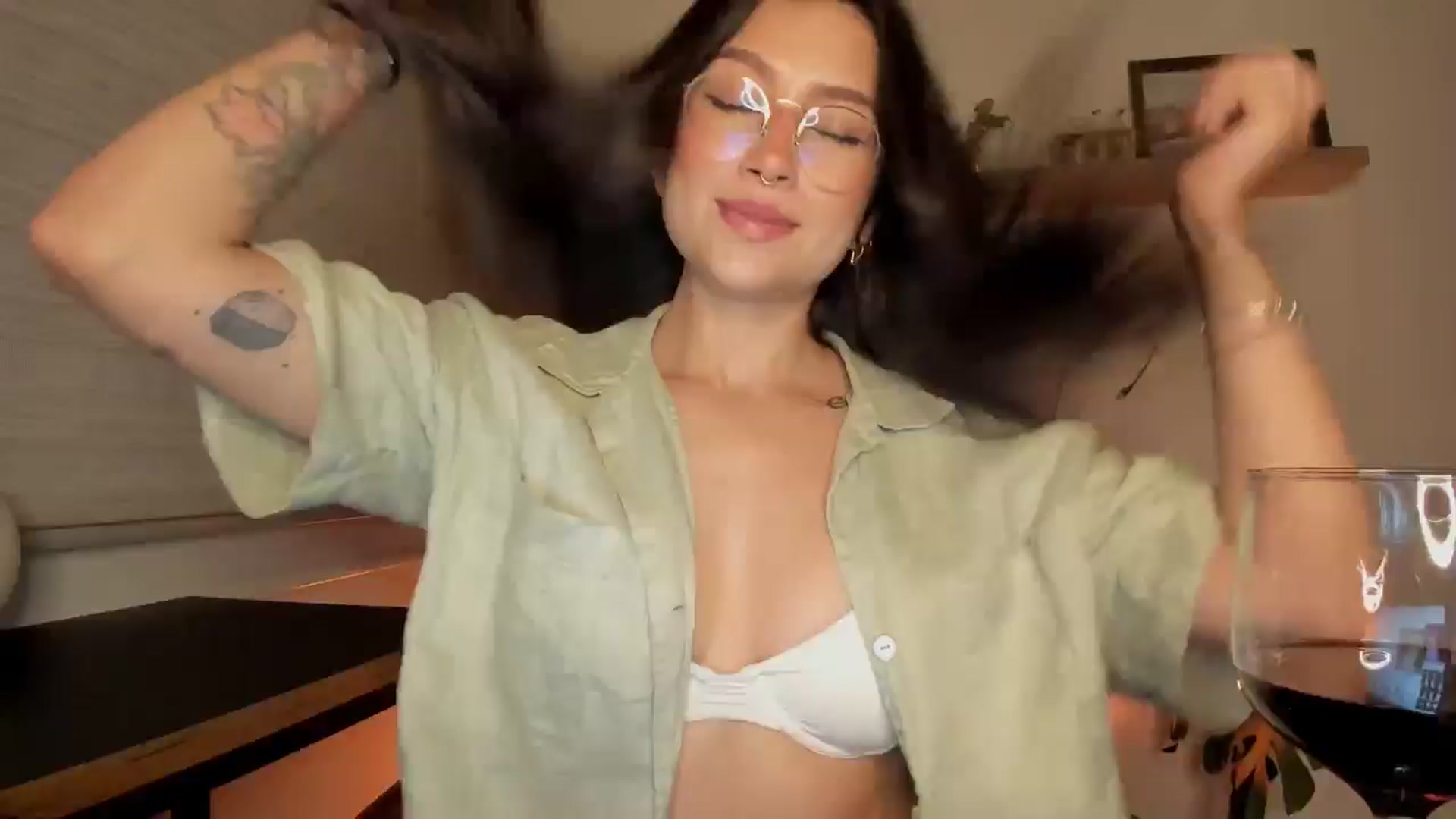 Gallery image thumbnail from Lindsoft's myfreecams stream on, 11/14/2024, 04:23 image 1 of 20