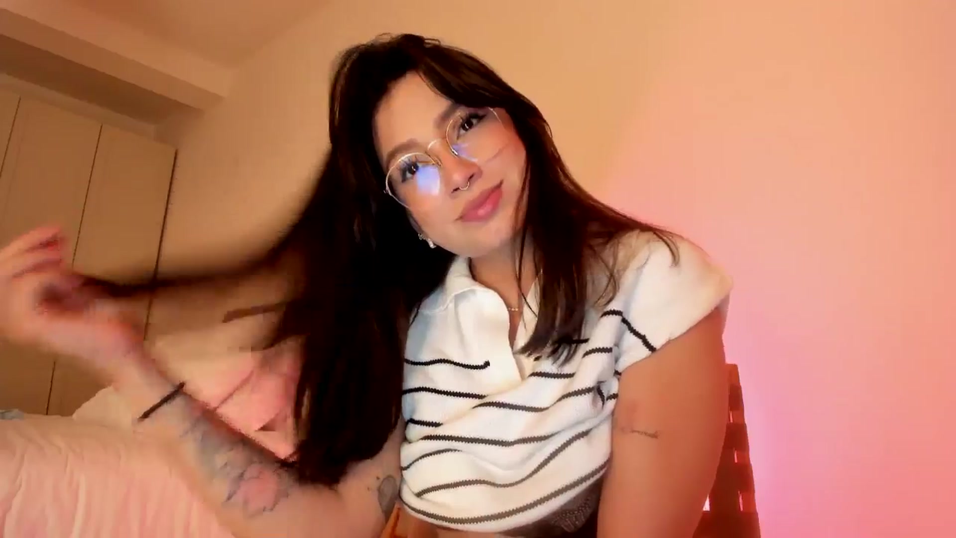 Gallery image thumbnail from Lindsoft's myfreecams stream on, 04/07/2025, 20:38 image 11 of 20