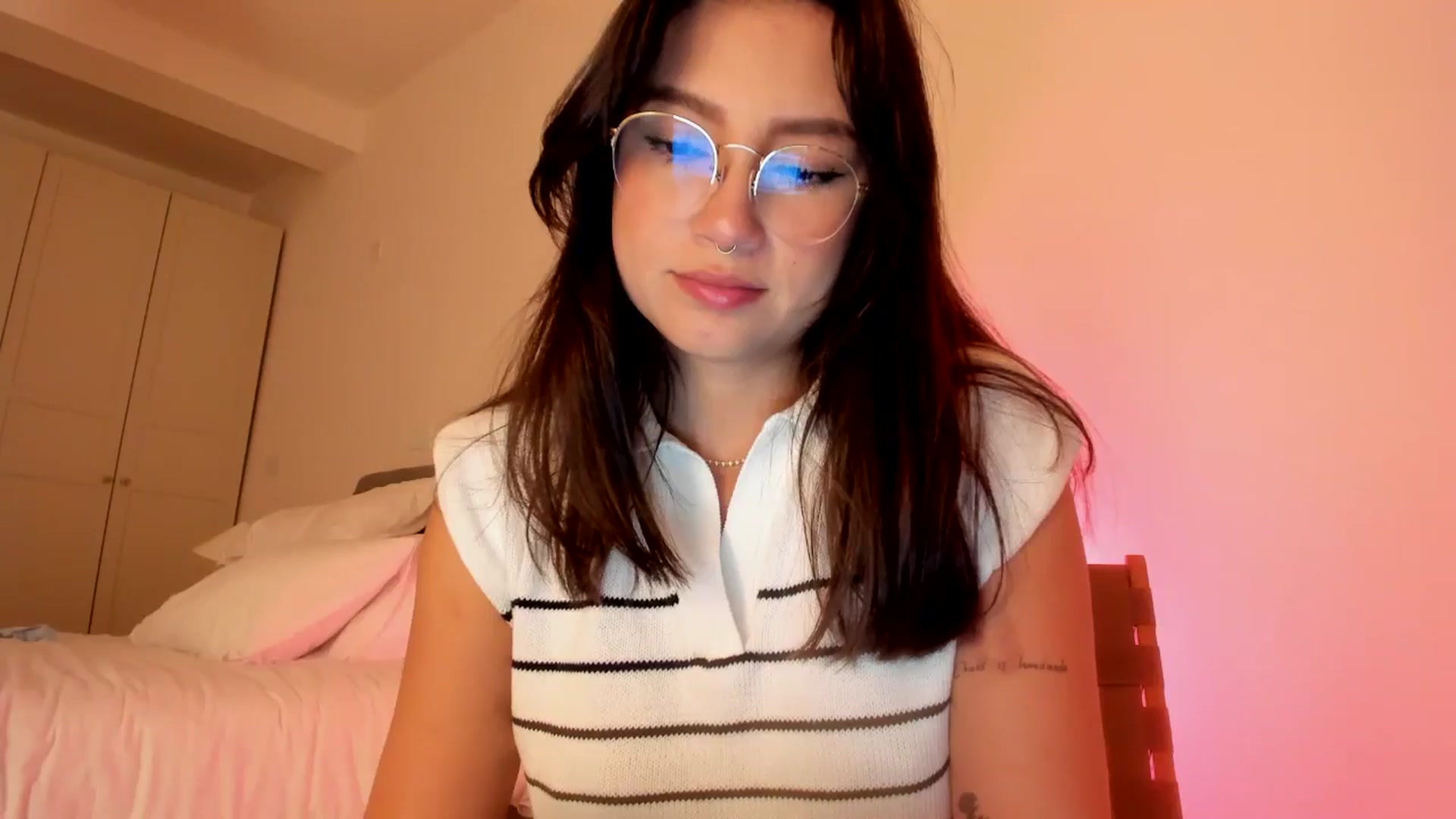 Gallery image thumbnail from Lindsoft's myfreecams stream on, 04/07/2025, 20:38 image 9 of 20