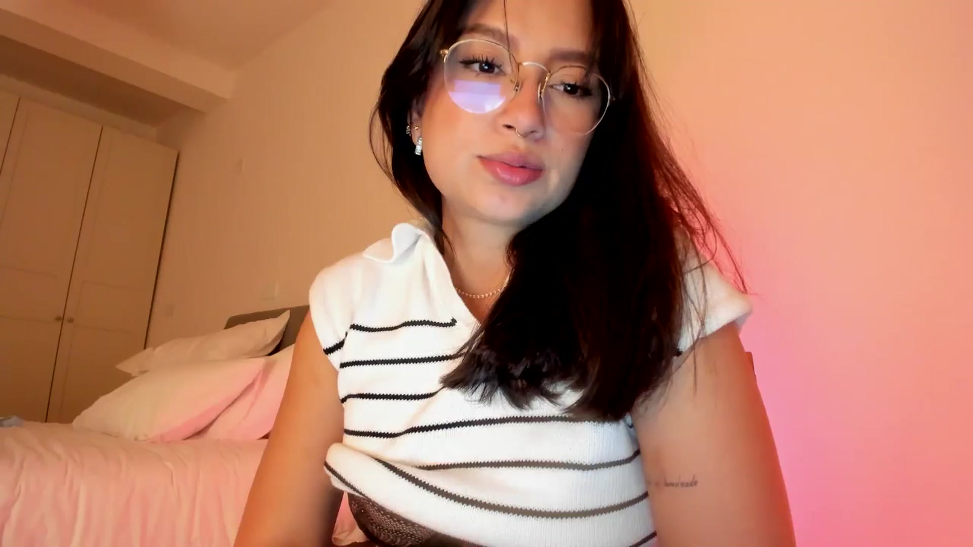 Gallery image thumbnail from Lindsoft's myfreecams stream on, 04/07/2025, 20:38 image 18 of 20
