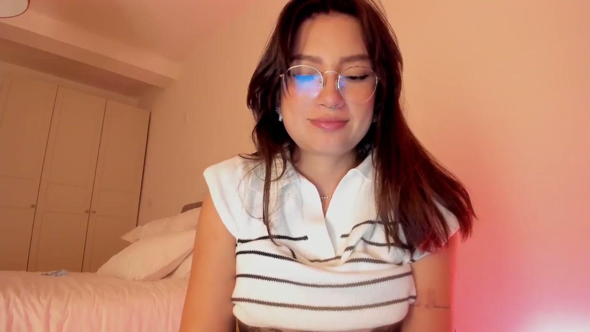 Gallery image thumbnail from Lindsoft's myfreecams stream on, 04/07/2025, 21:52 image 15 of 20