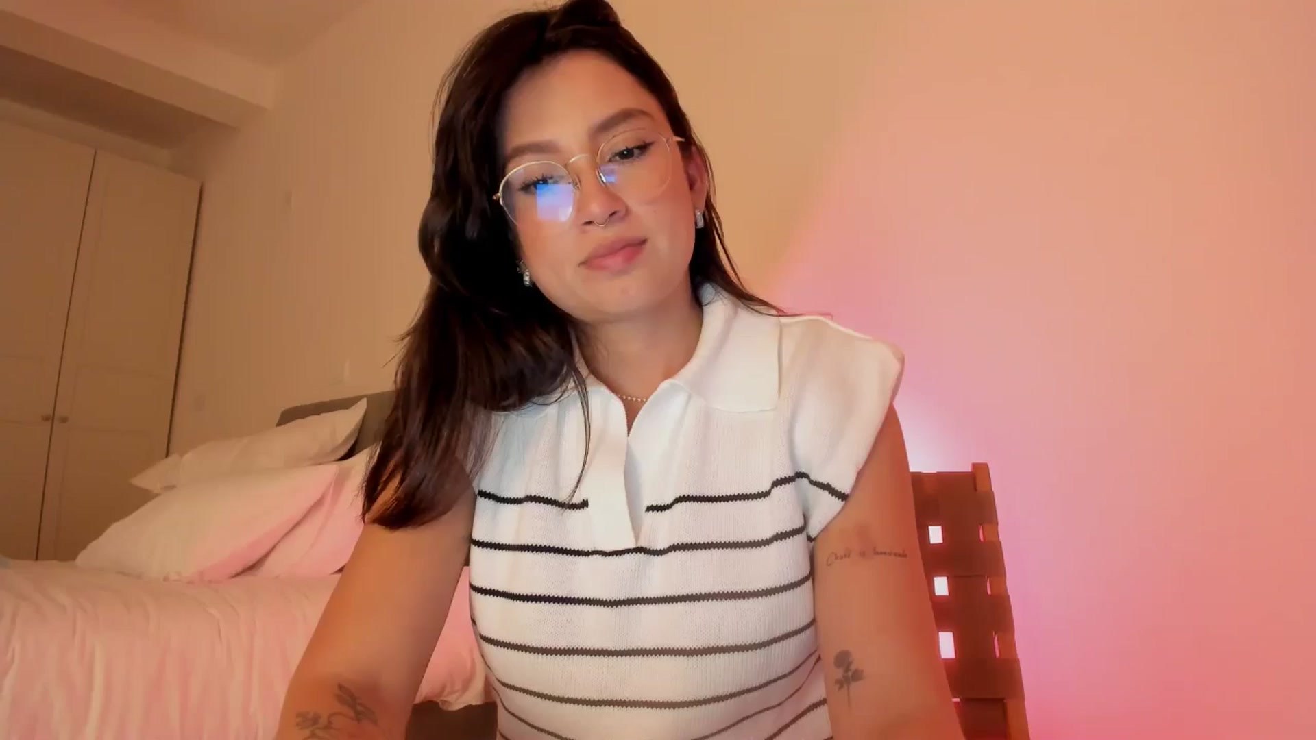 Gallery image thumbnail from Lindsoft's myfreecams stream on, 04/07/2025, 21:52 image 4 of 20