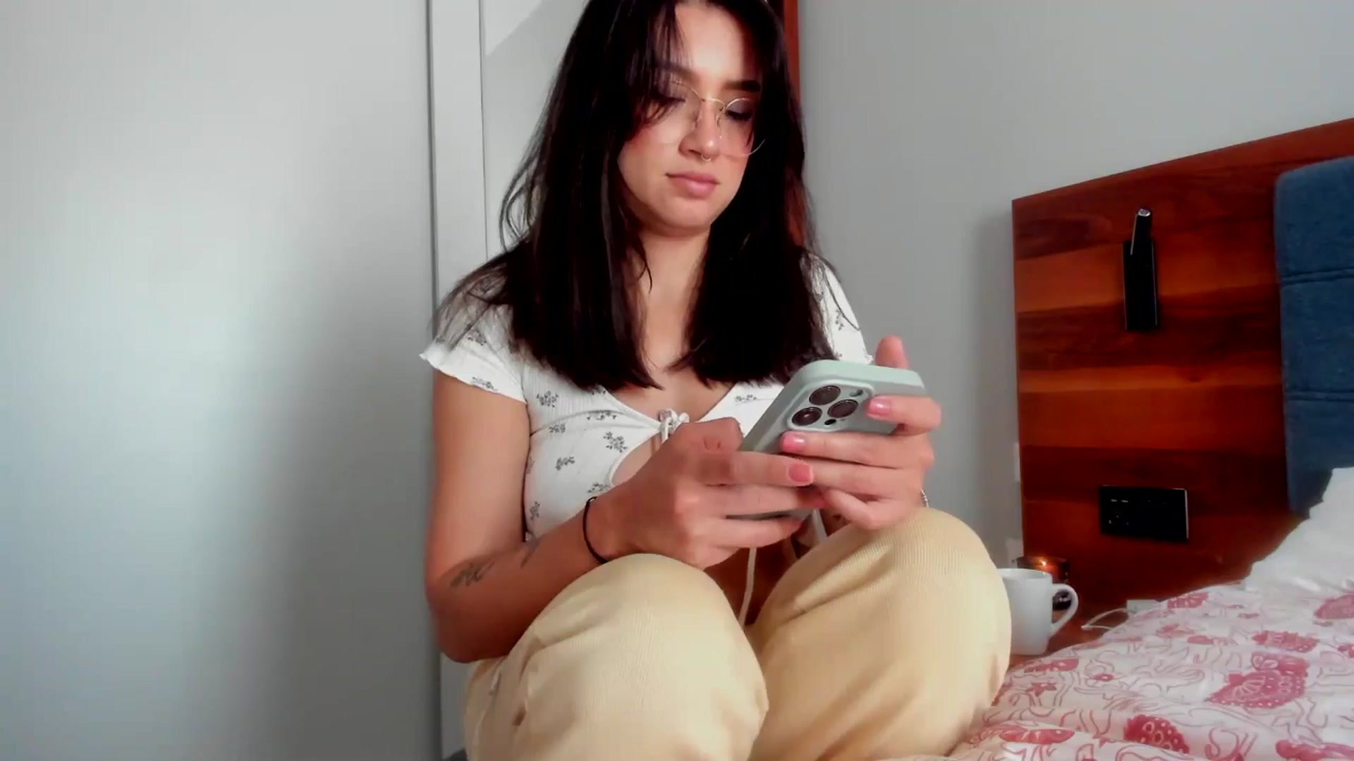 Gallery image thumbnail from Lindsoft's myfreecams stream on, 05/04/2025, 13:23 image 17 of 20