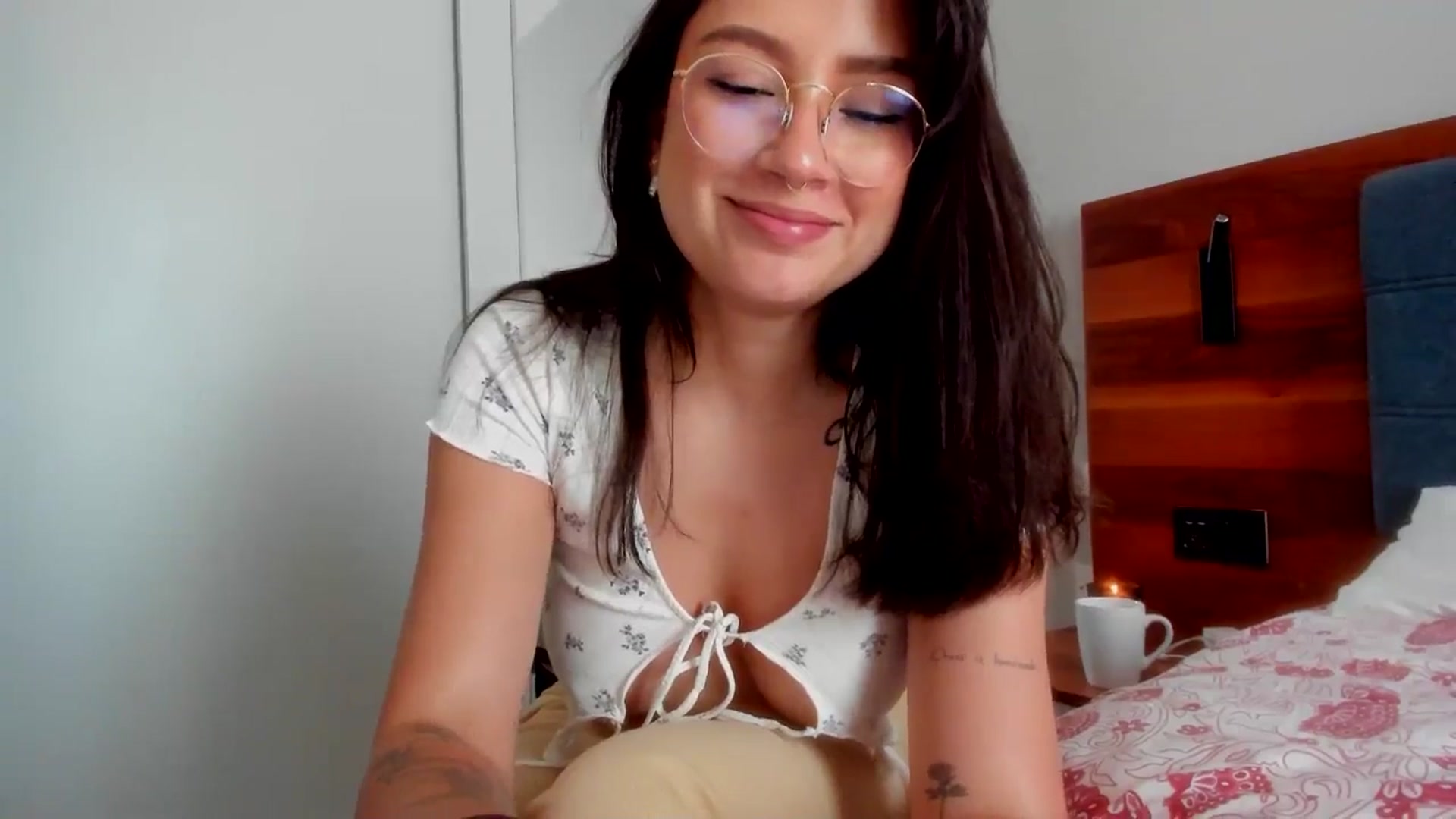 Gallery image thumbnail from Lindsoft's myfreecams stream on, 05/04/2025, 13:38 image 8 of 20