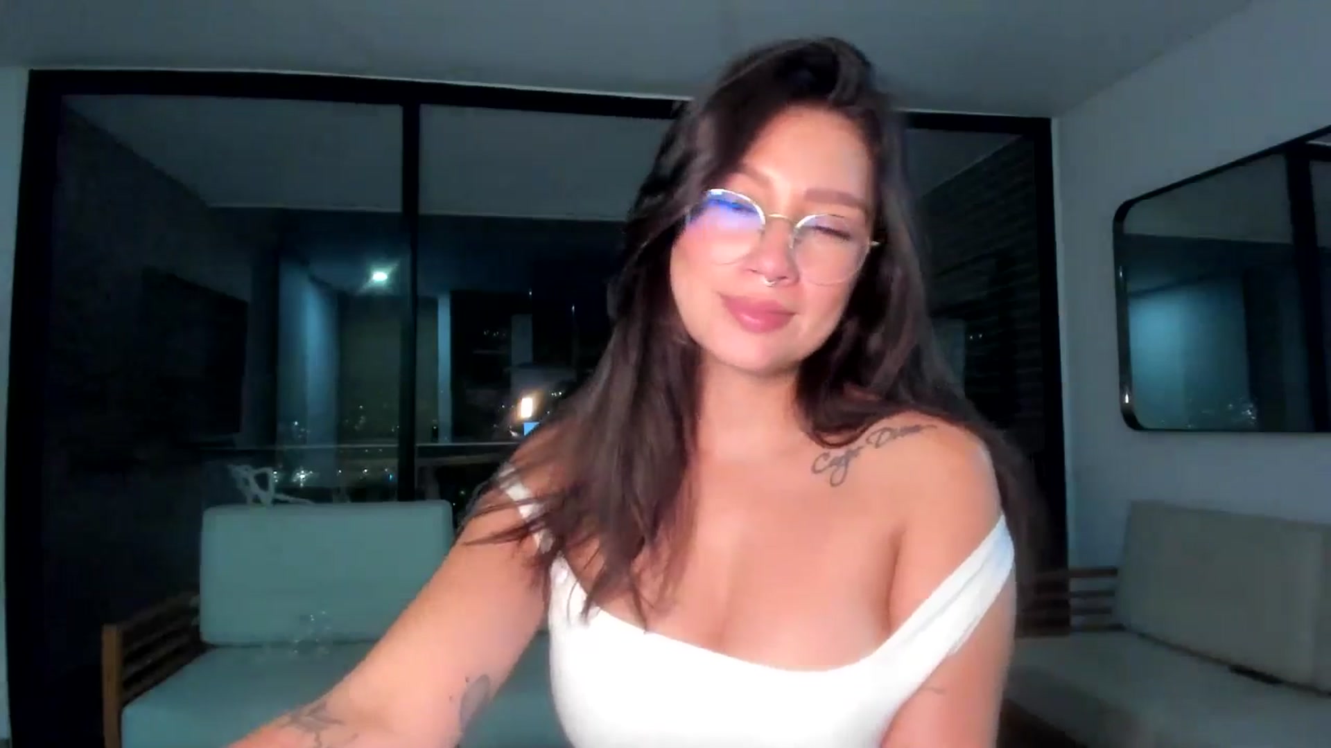 Gallery image thumbnail from Lindsoft's myfreecams stream on, 08/28/2025, 23:55 image 17 of 20