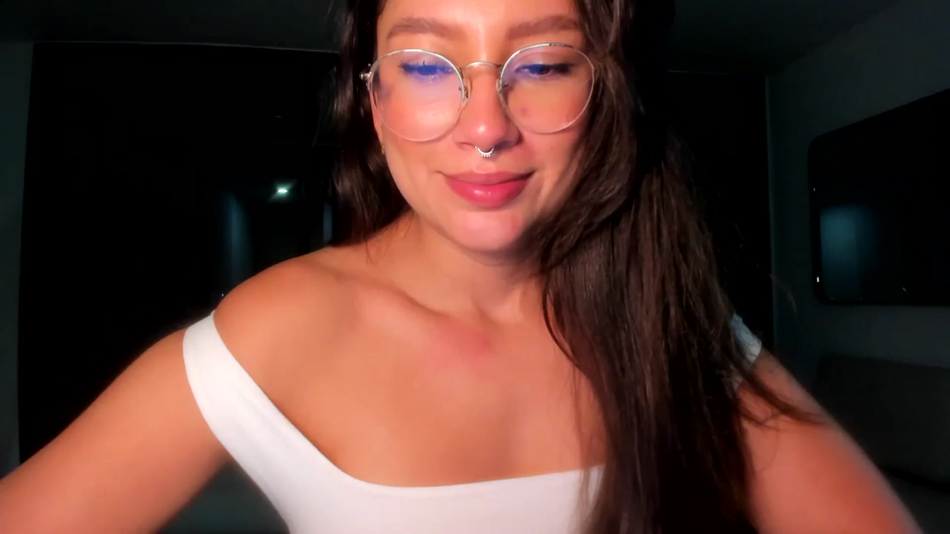 Gallery image thumbnail from Lindsoft's myfreecams stream on, 08/29/2025, 24:40 image 17 of 20