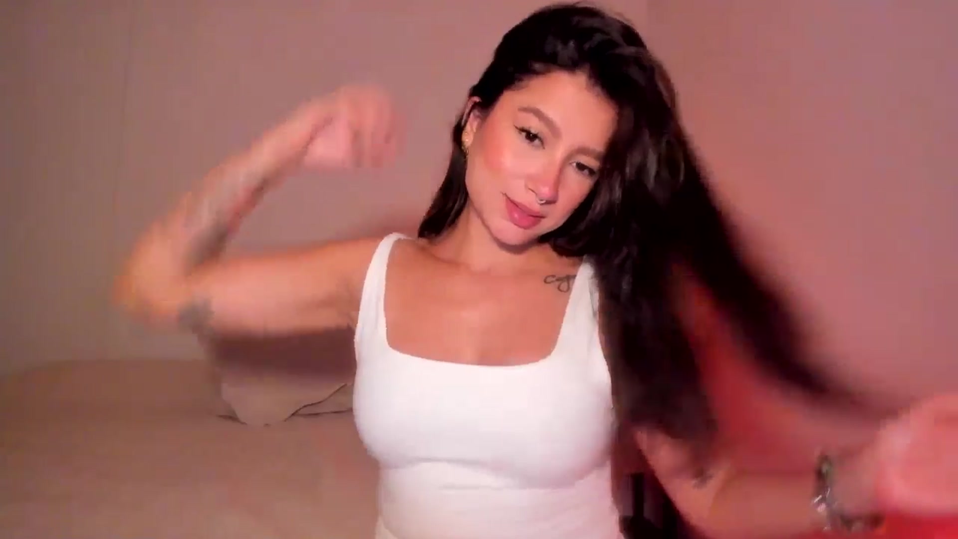 Gallery image thumbnail from Lindsoft's myfreecams stream on, 08/29/2025, 03:37 image 16 of 20