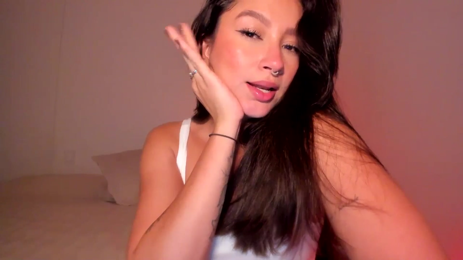 Gallery image thumbnail from Lindsoft's myfreecams stream on, 08/29/2025, 03:37 image 17 of 20