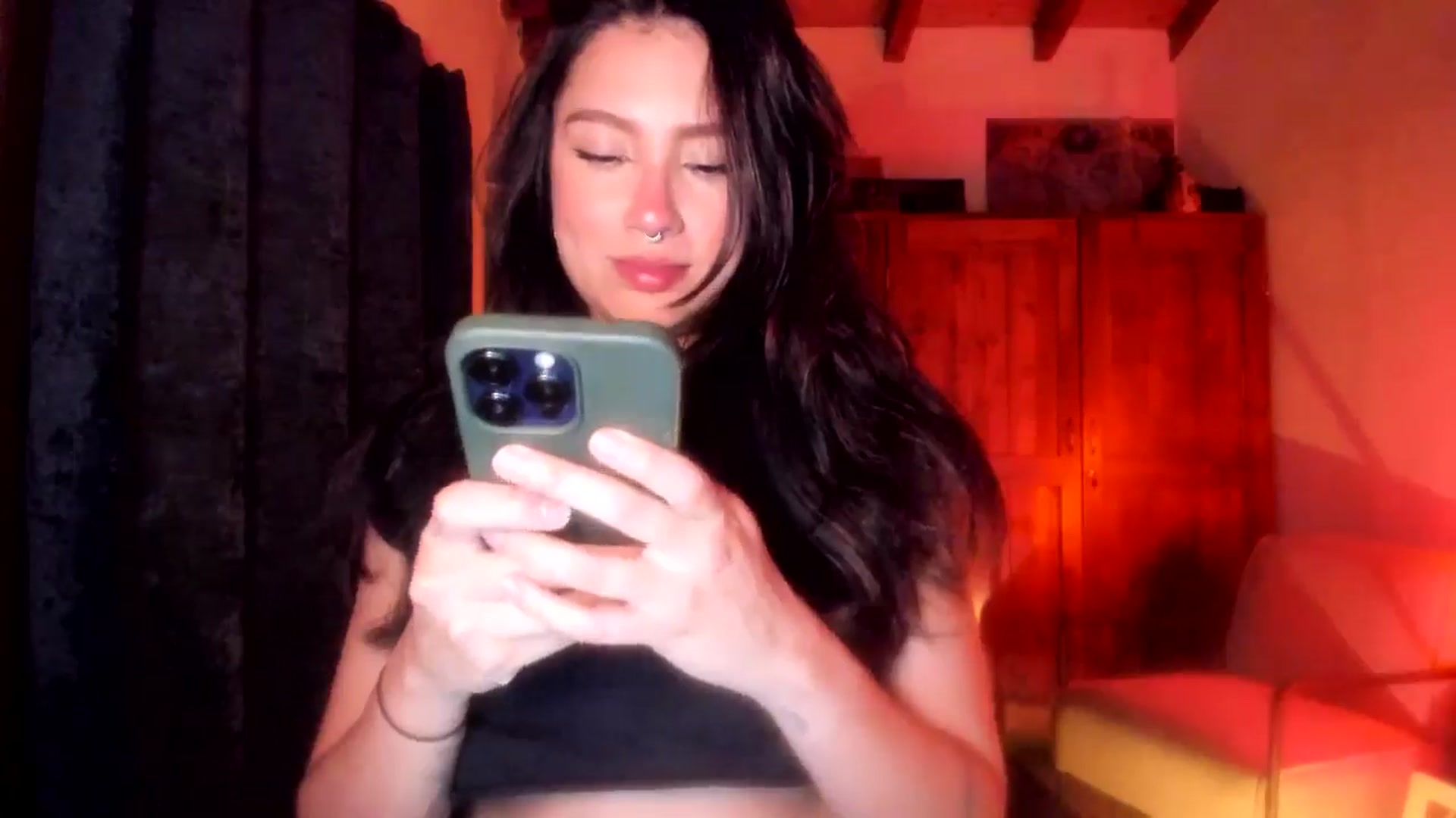 Gallery image thumbnail from Lindsoft's myfreecams stream on, 10/30/2025, 01:42 image 2 of 20