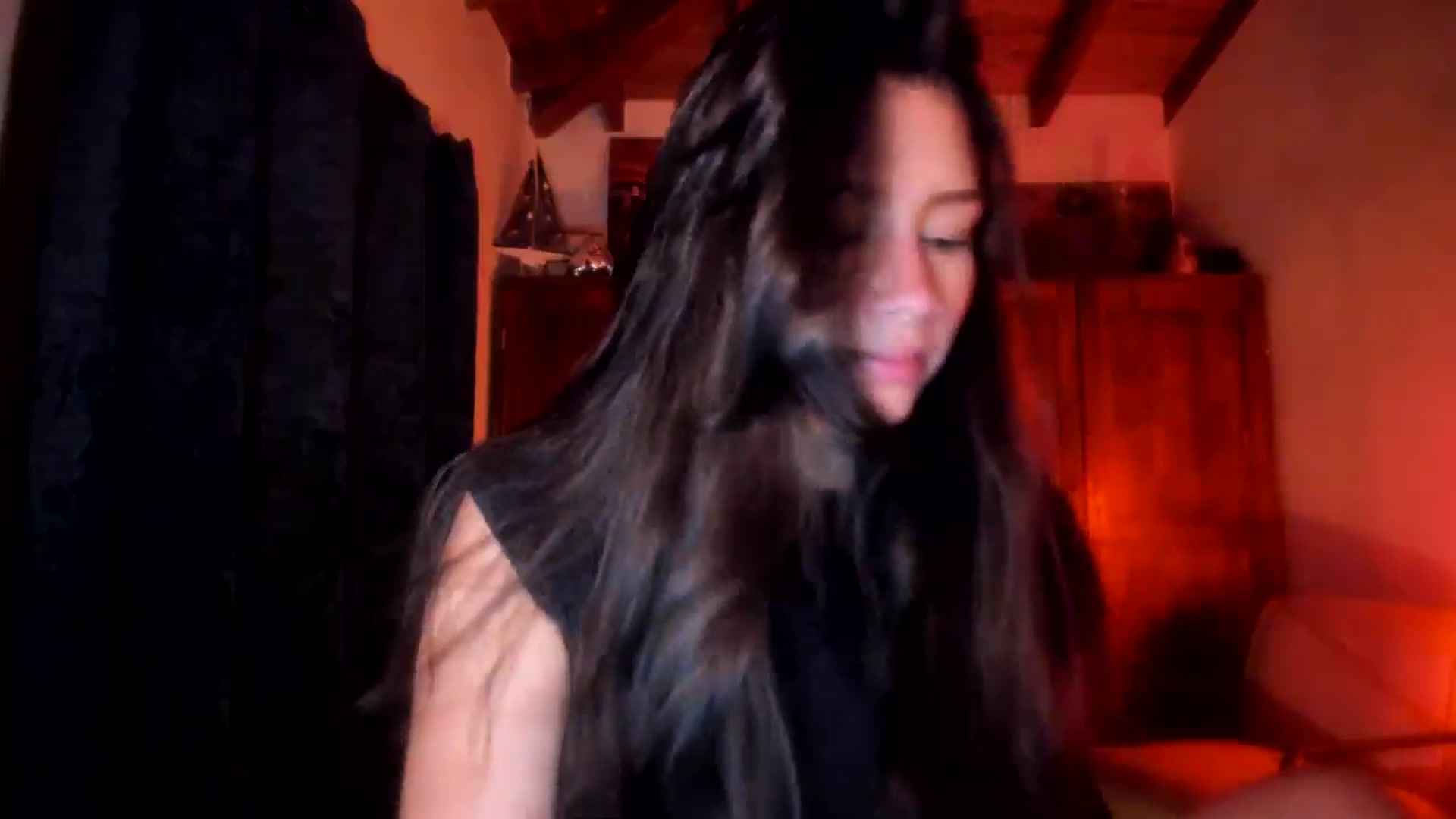 Gallery image thumbnail from Lindsoft's myfreecams stream on, 10/30/2025, 02:30 image 2 of 20