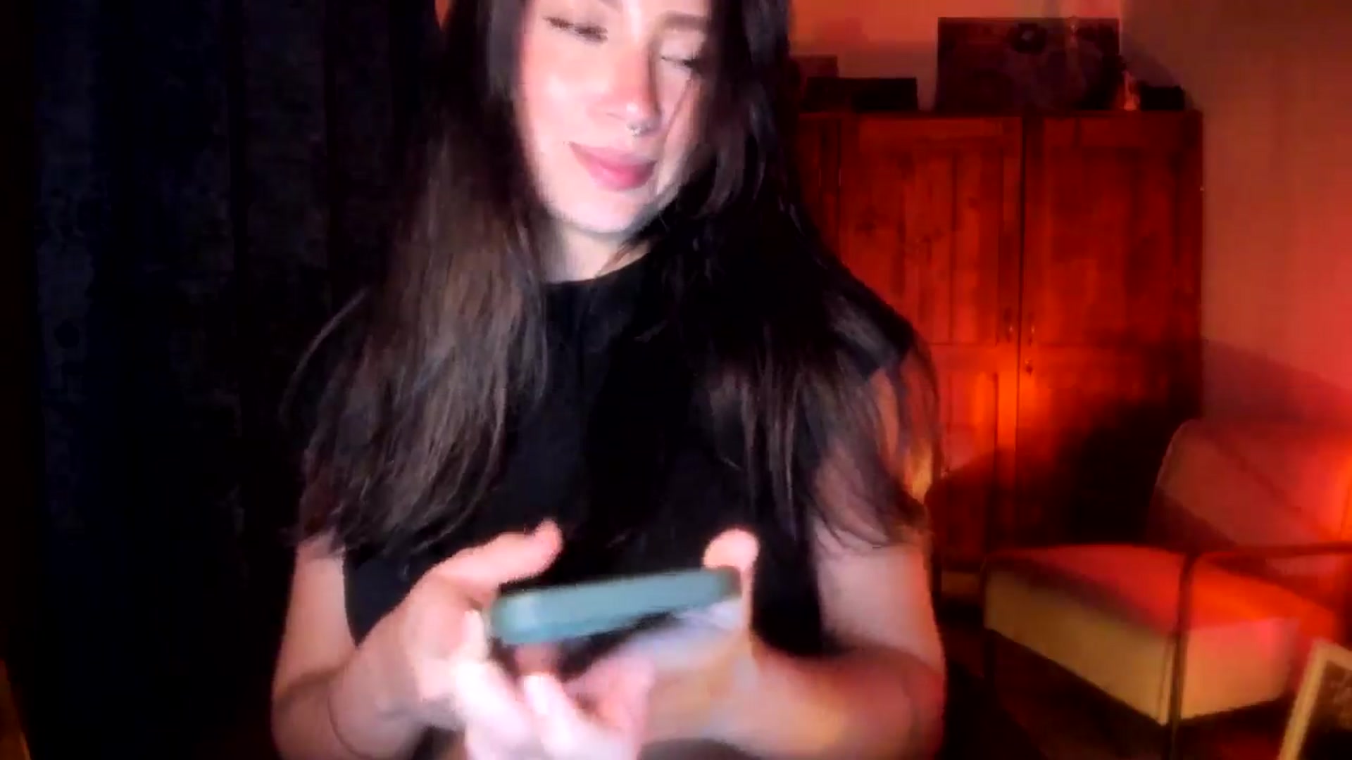 Gallery image thumbnail from Lindsoft's myfreecams stream on, 10/30/2025, 02:49 image 10 of 20