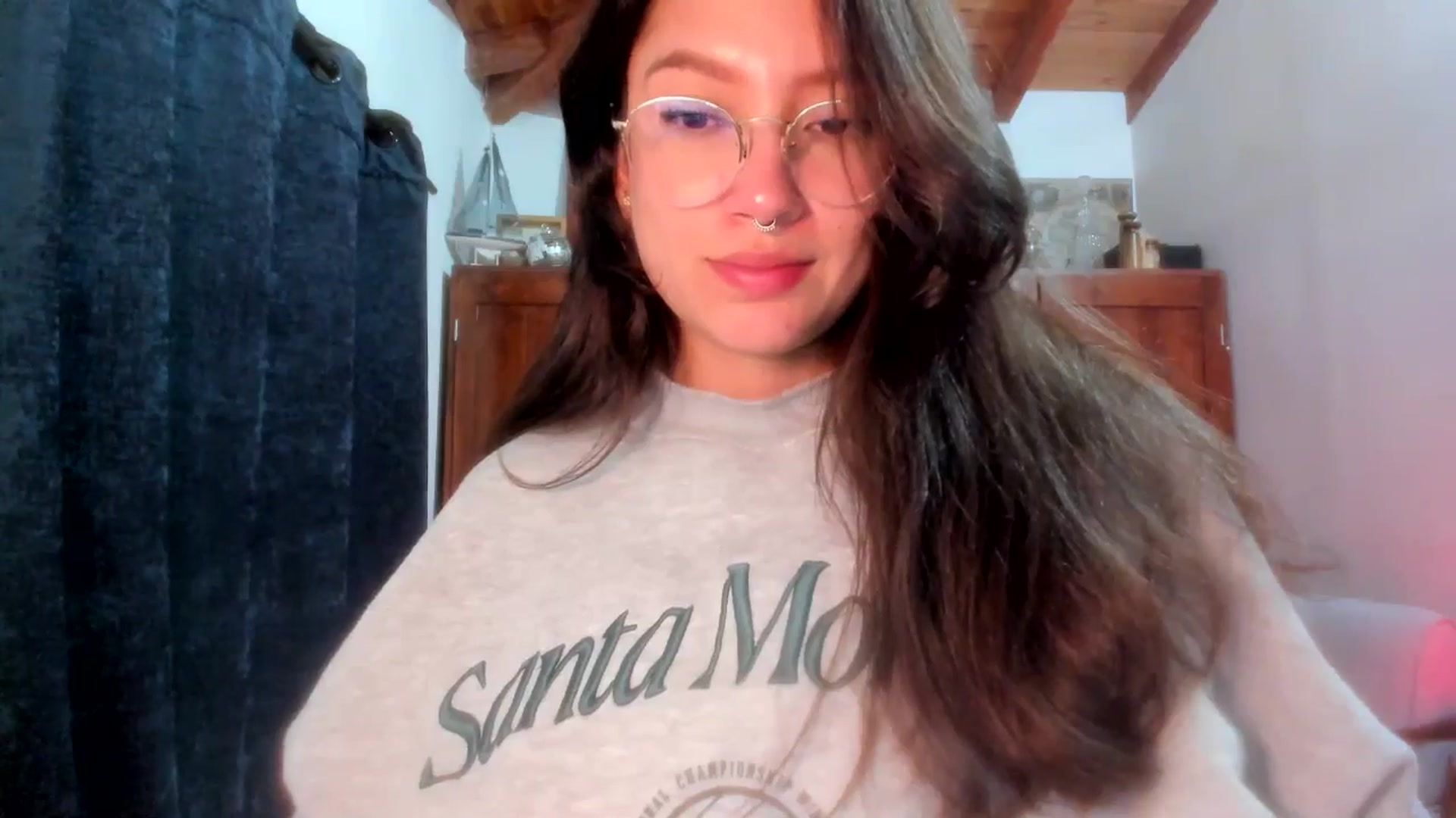 Gallery image thumbnail from Lindsoft's myfreecams stream on, 10/31/2025, 04:41 image 10 of 20